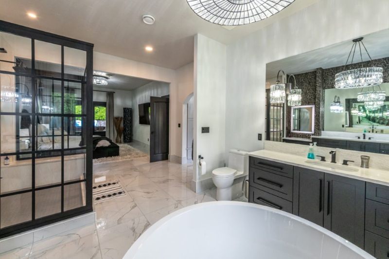 modern big bathroom