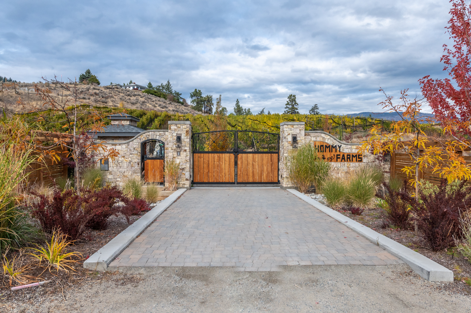 19741 Matsu Drive Summerland
