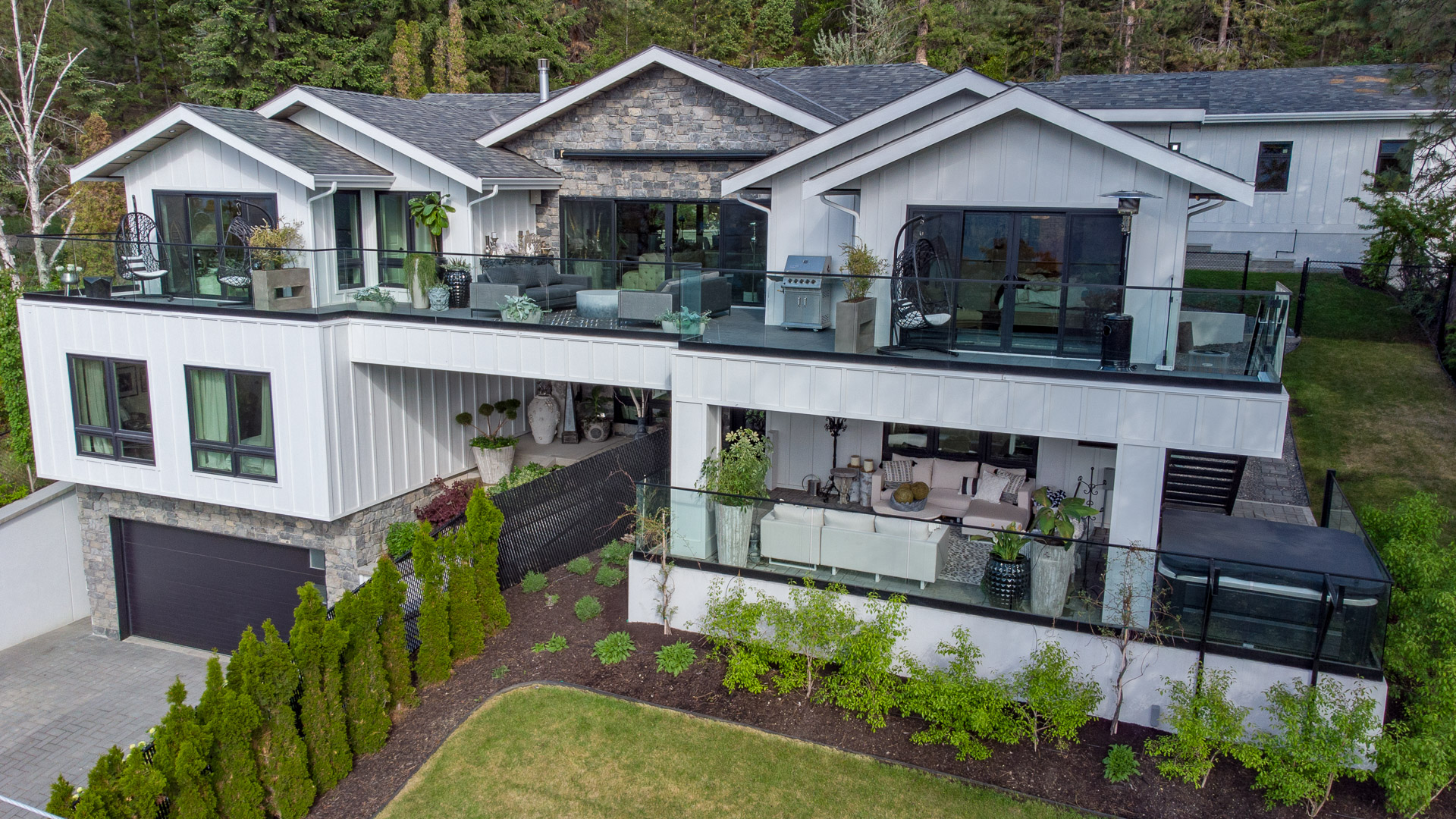 283 Clifton Road North Kelowna V1V 1N3