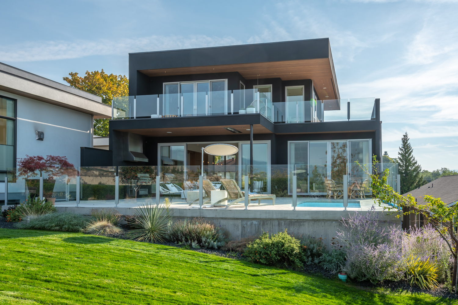 525 Vancouver Ave