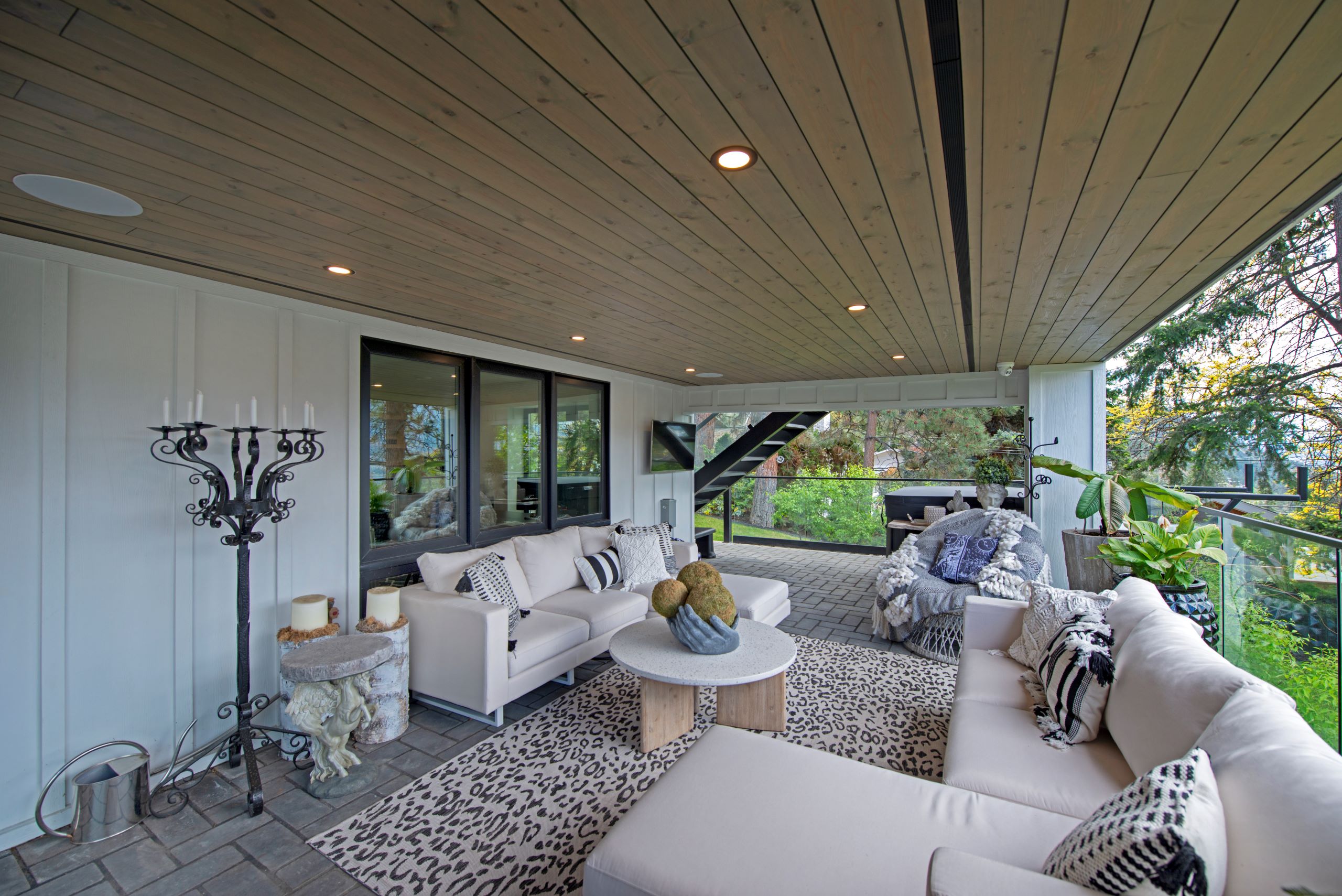 283 Clifton Road North Kelowna V1V 1N3