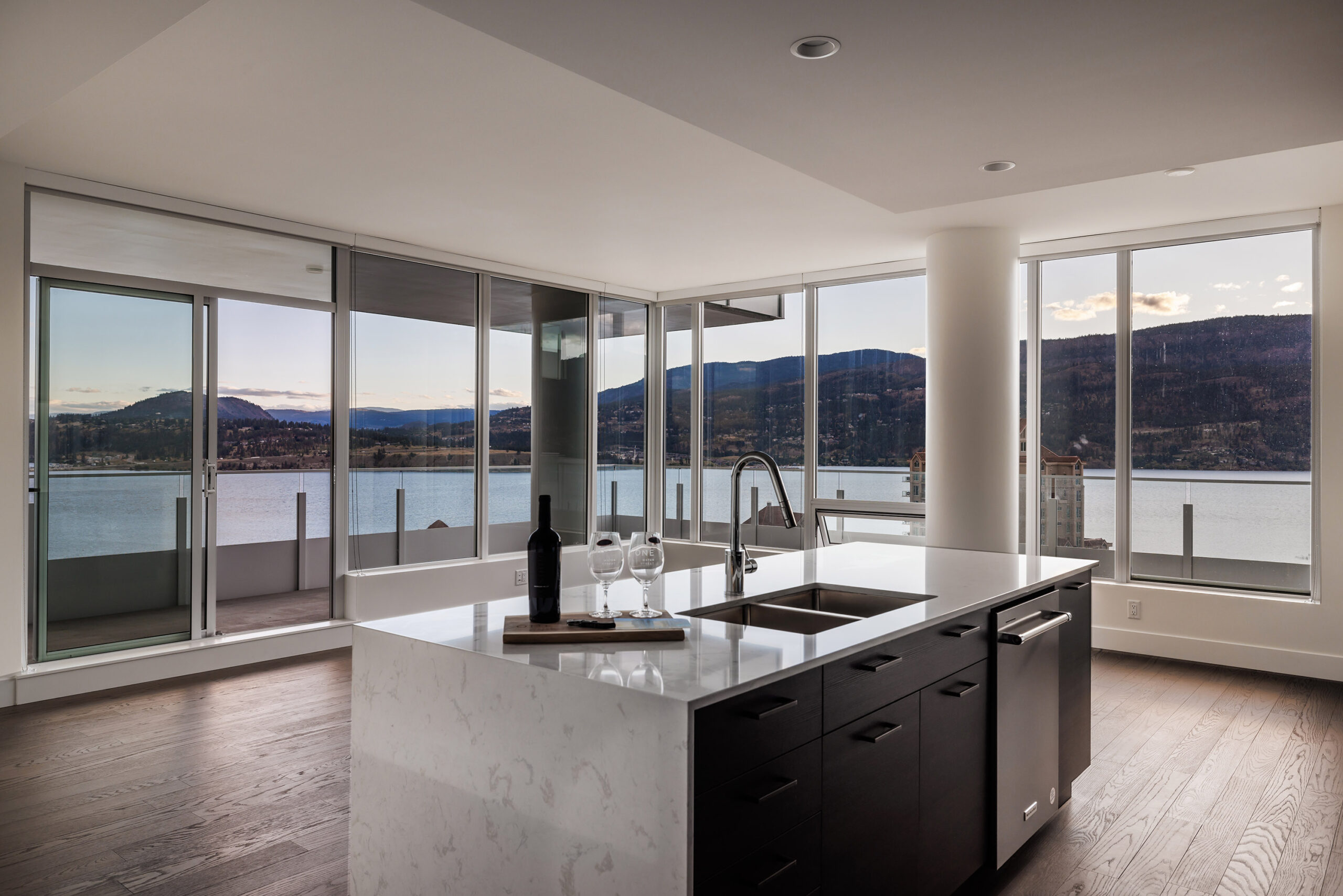 1181 Sunset Drive 2105 Kelowna V1Y0J4
