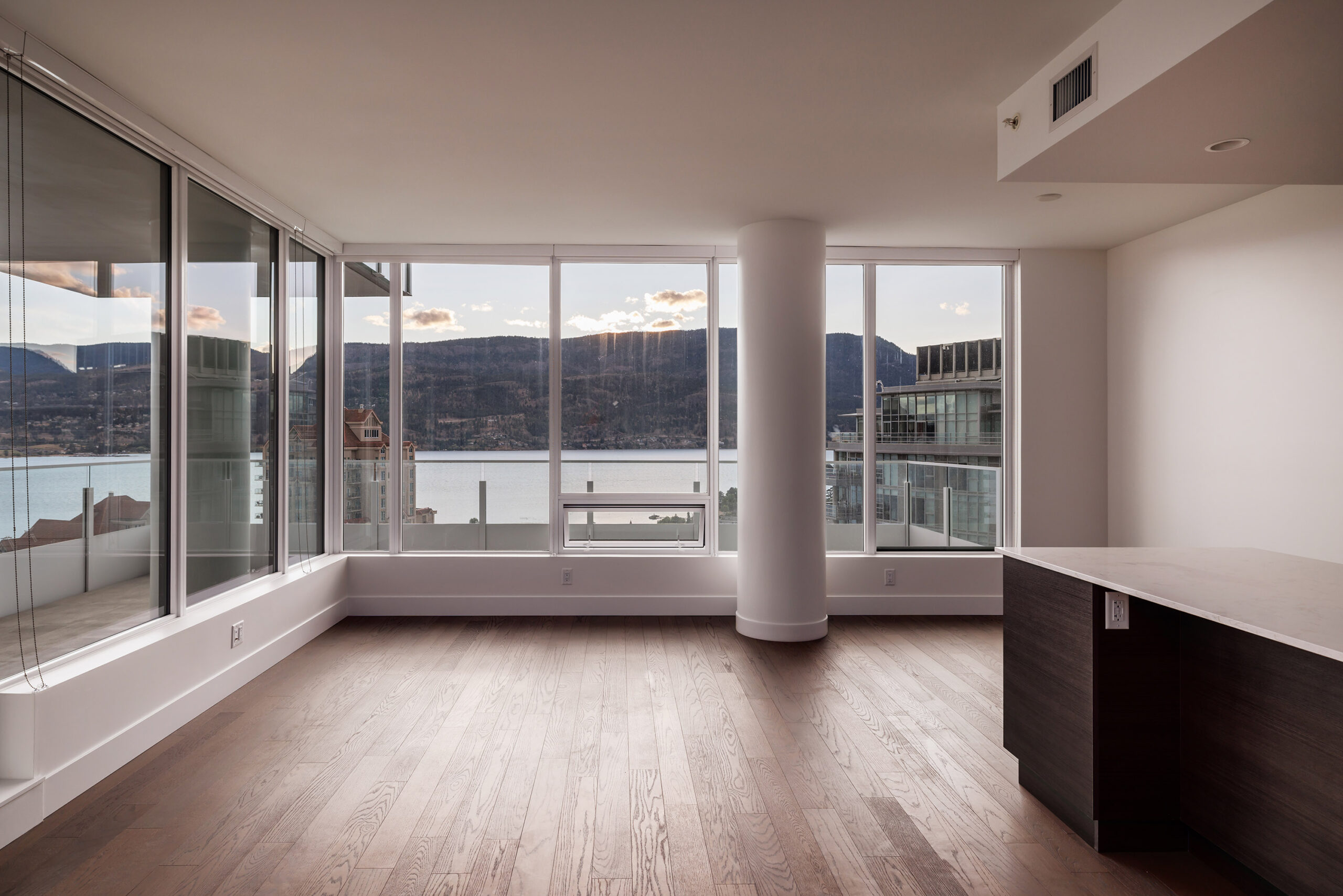 1181 Sunset Drive 2105 Kelowna V1Y0J4