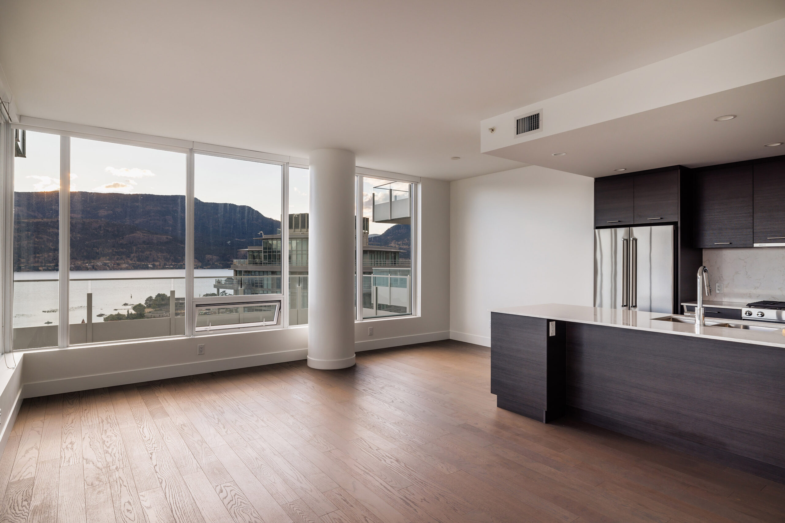 1181 Sunset Drive 2105 Kelowna V1Y0J4