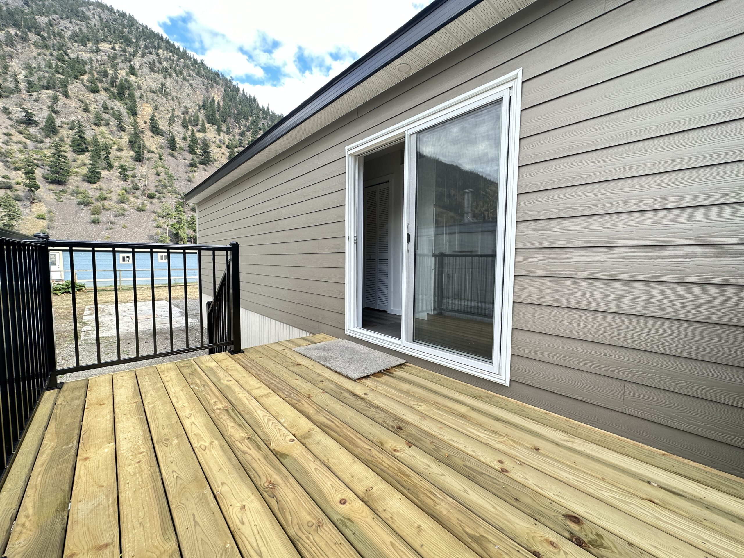 1533 Main Street N Keremeos V0X 1N6