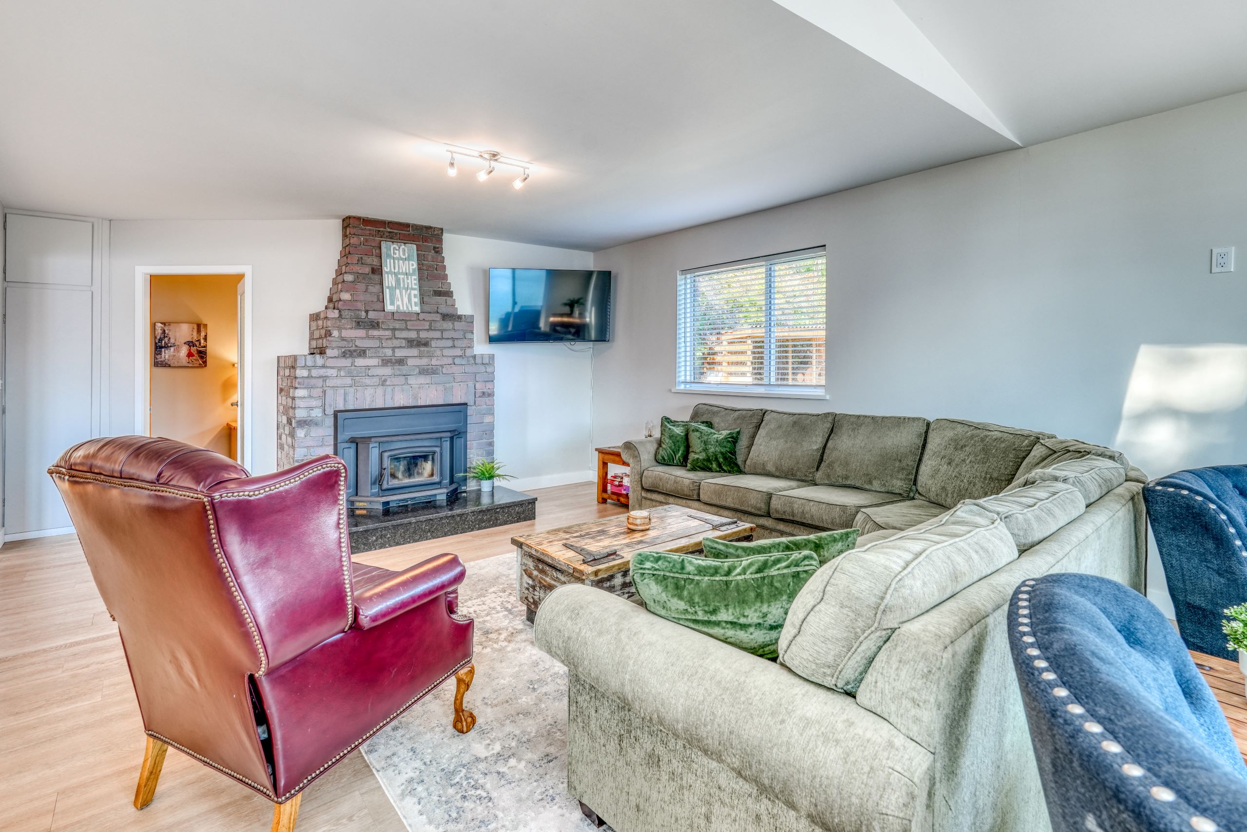 7212 Highway 97 S Peachland V0H 1X9