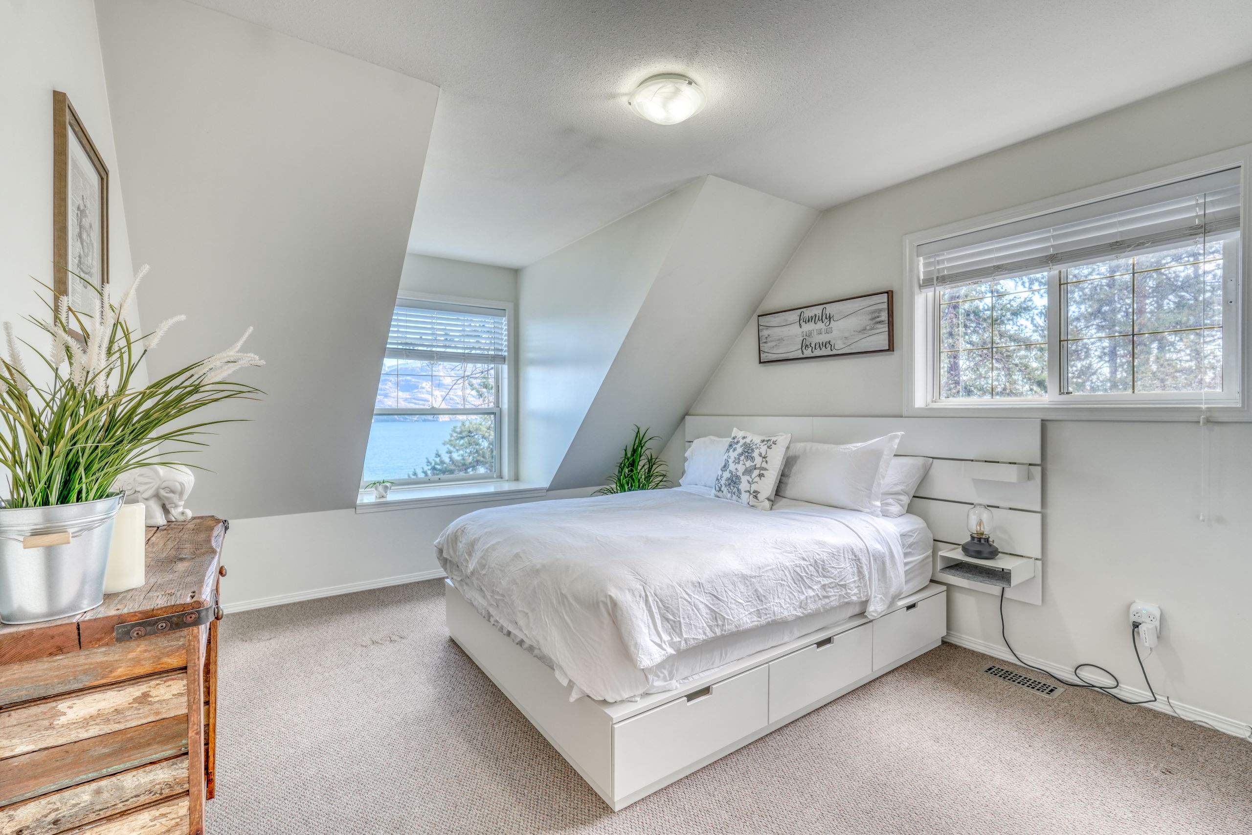 7212 Highway 97 S Peachland V0H 1X9