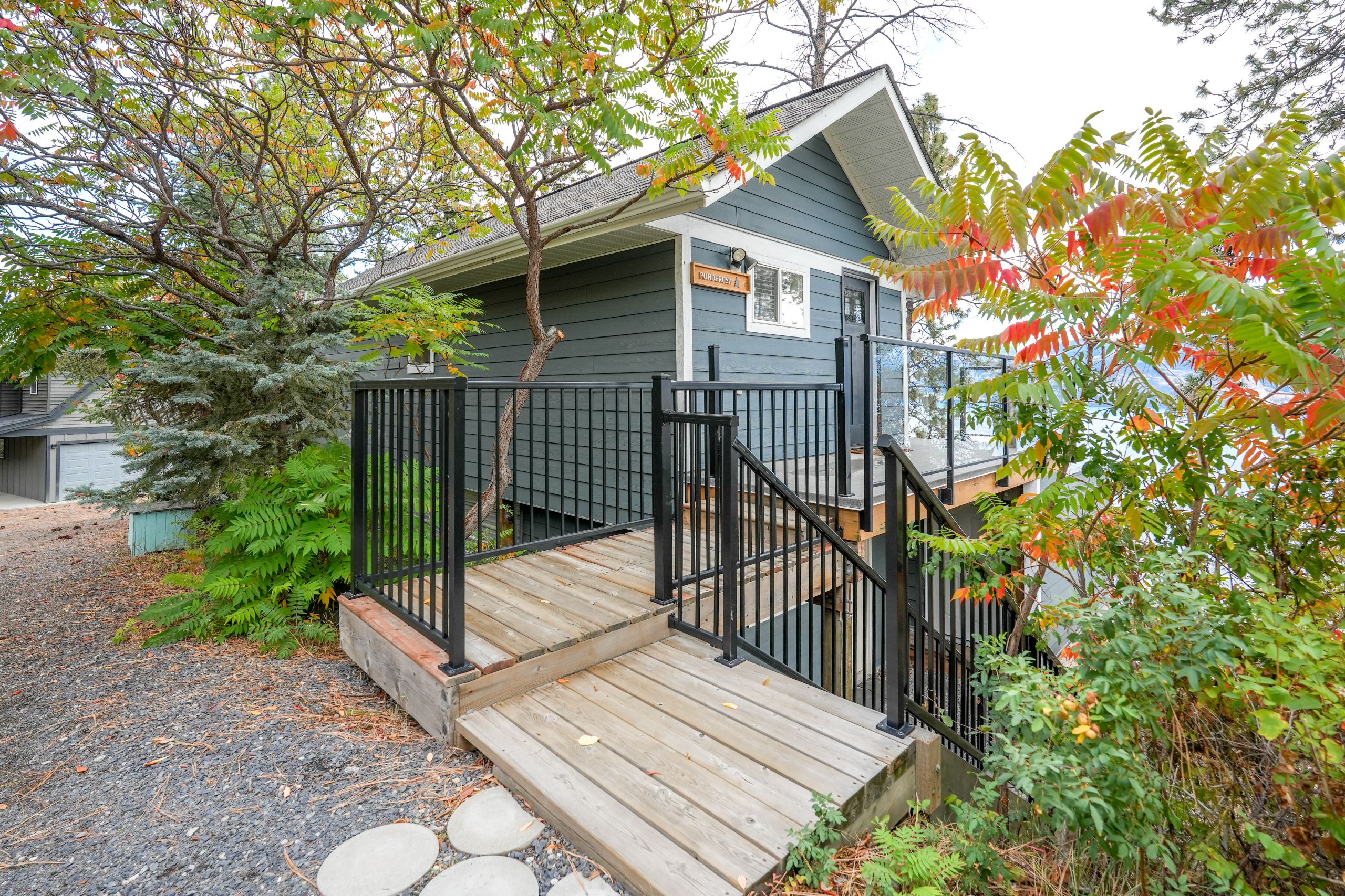 7212 Highway 97 S Peachland V0H 1X9