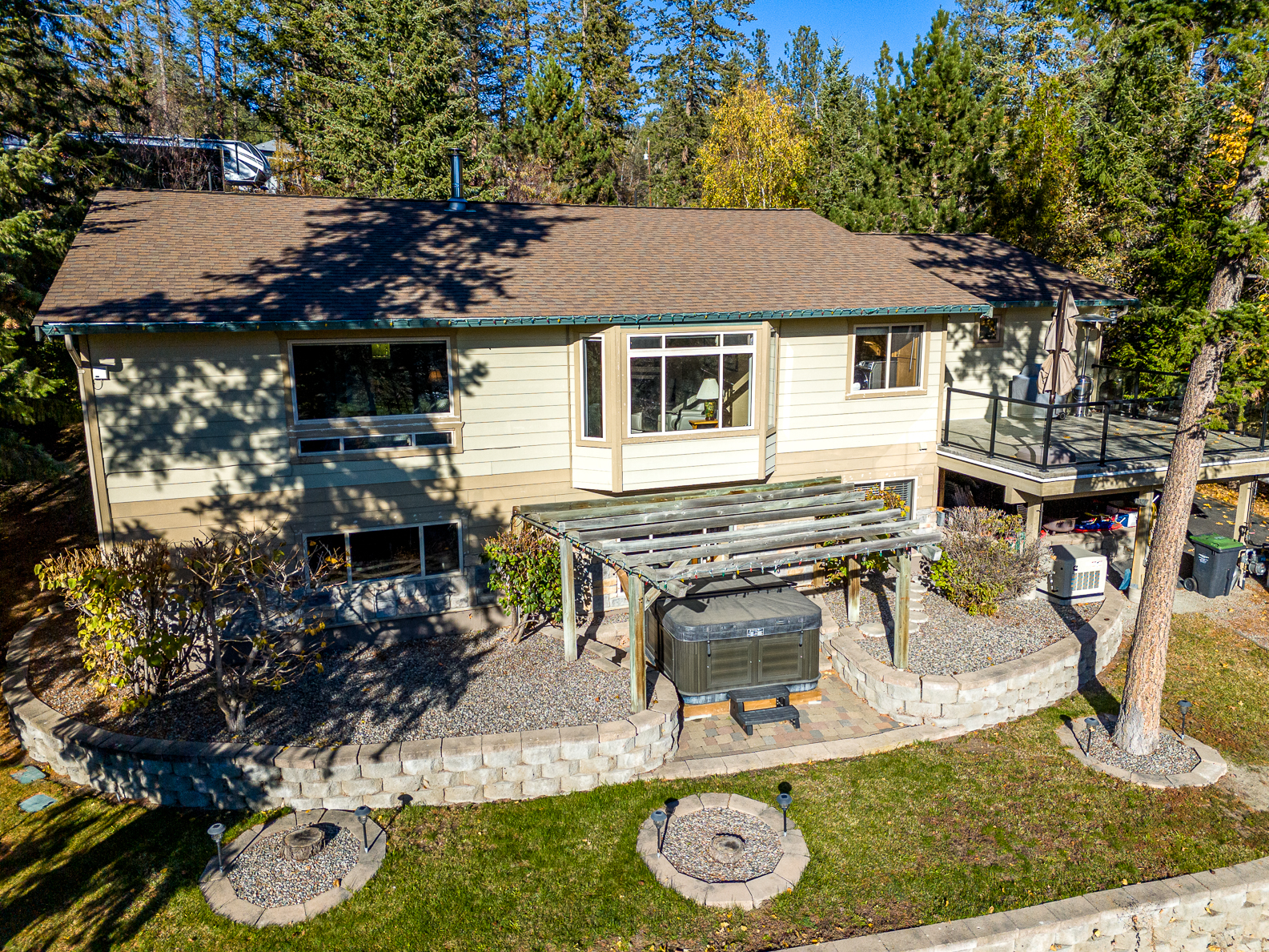 5203 Silver Court Peachland V0H 1X8