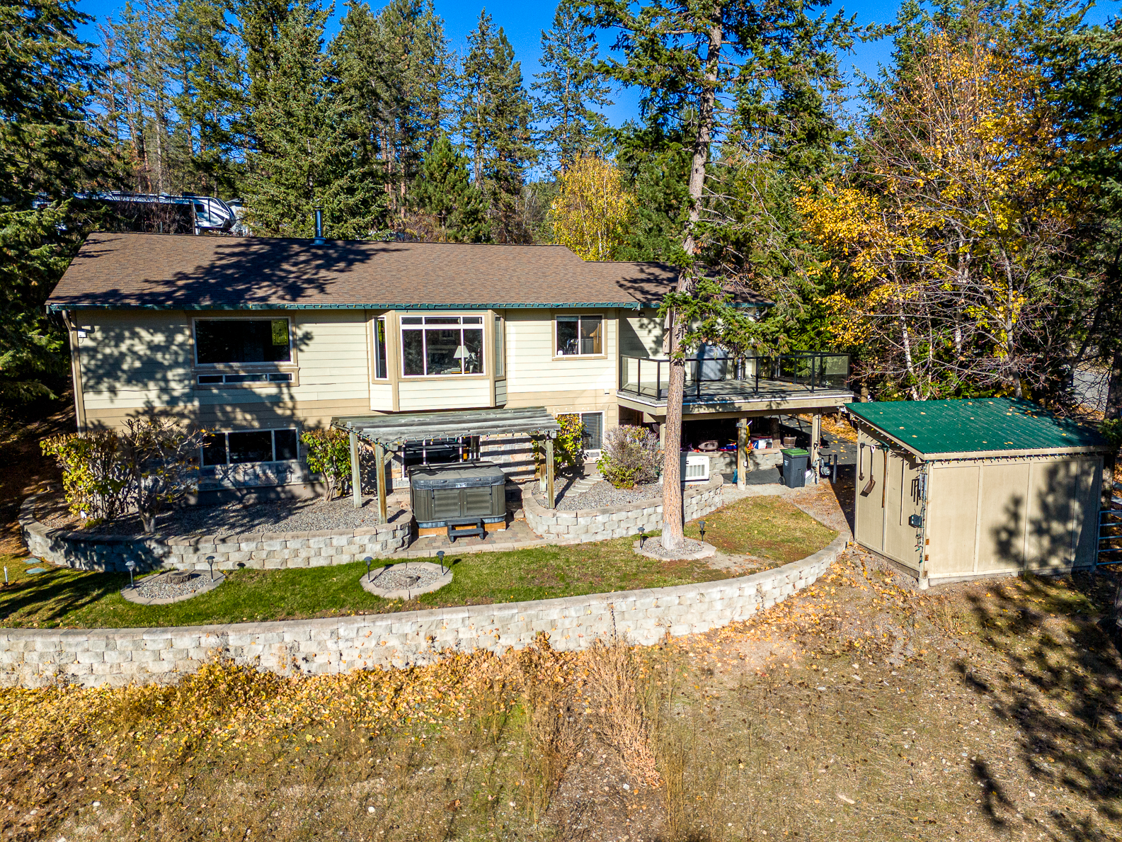 5203 Silver Court Peachland V0H 1X8