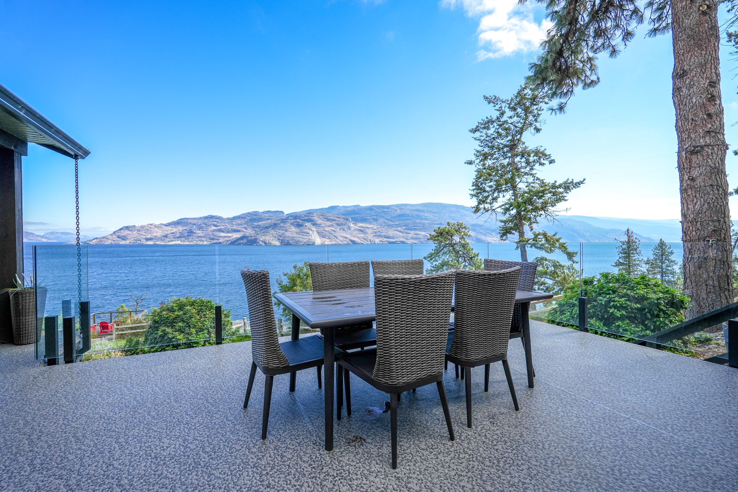 7212 Highway 97 S Peachland V0H 1X9