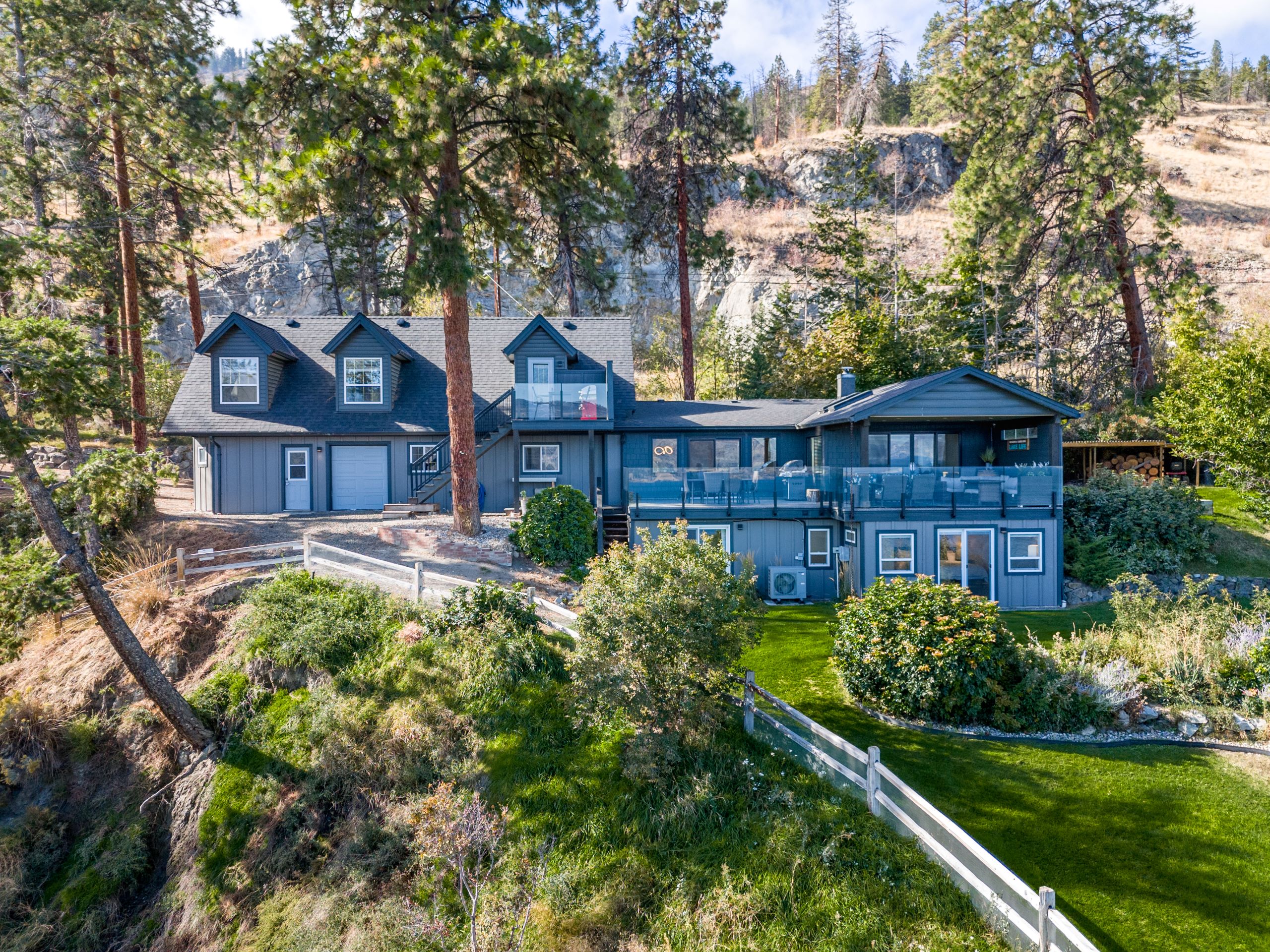 7212 Highway 97 S Peachland V0H 1X9
