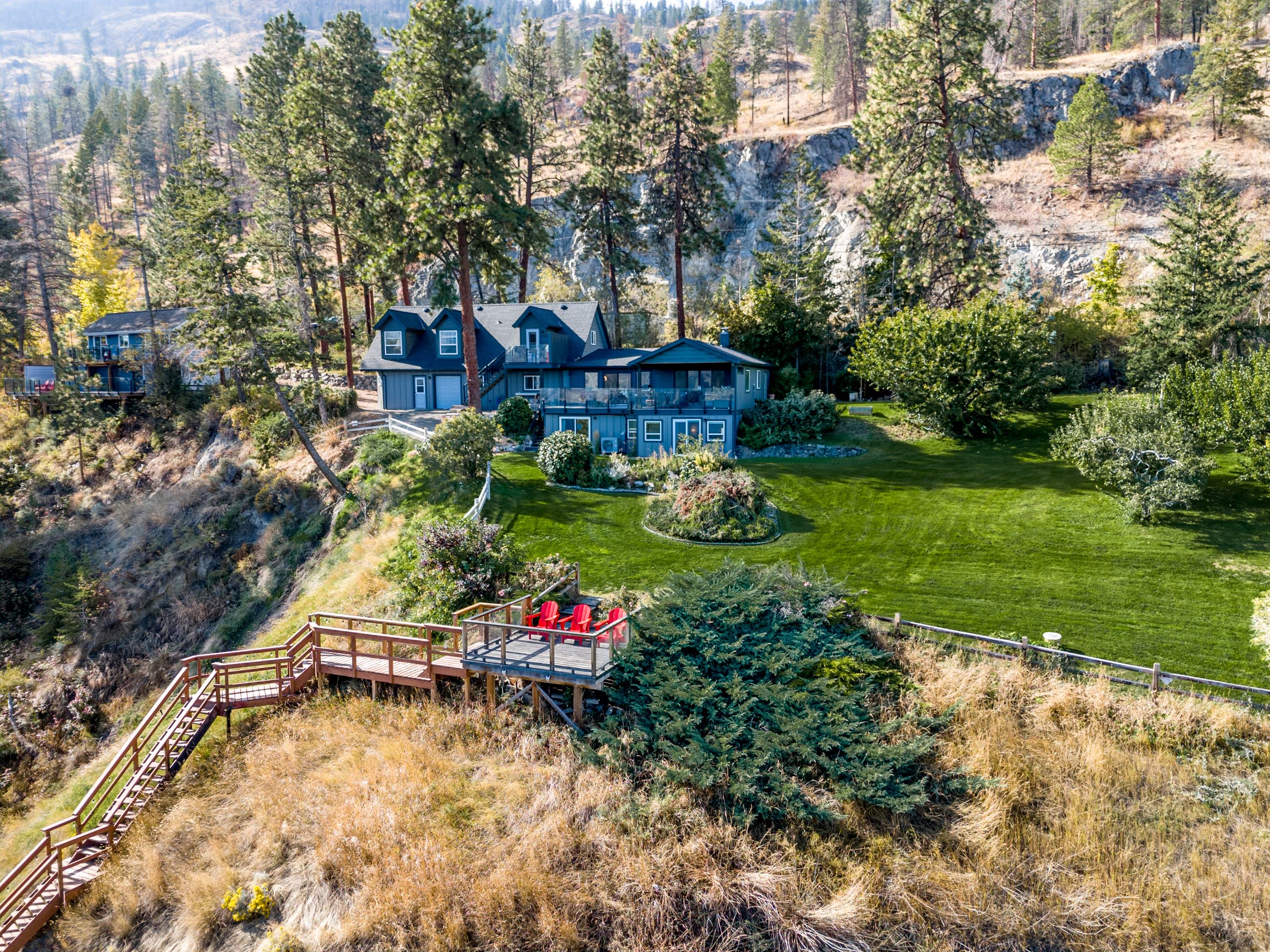 7212 Highway 97 S Peachland V0H 1X9