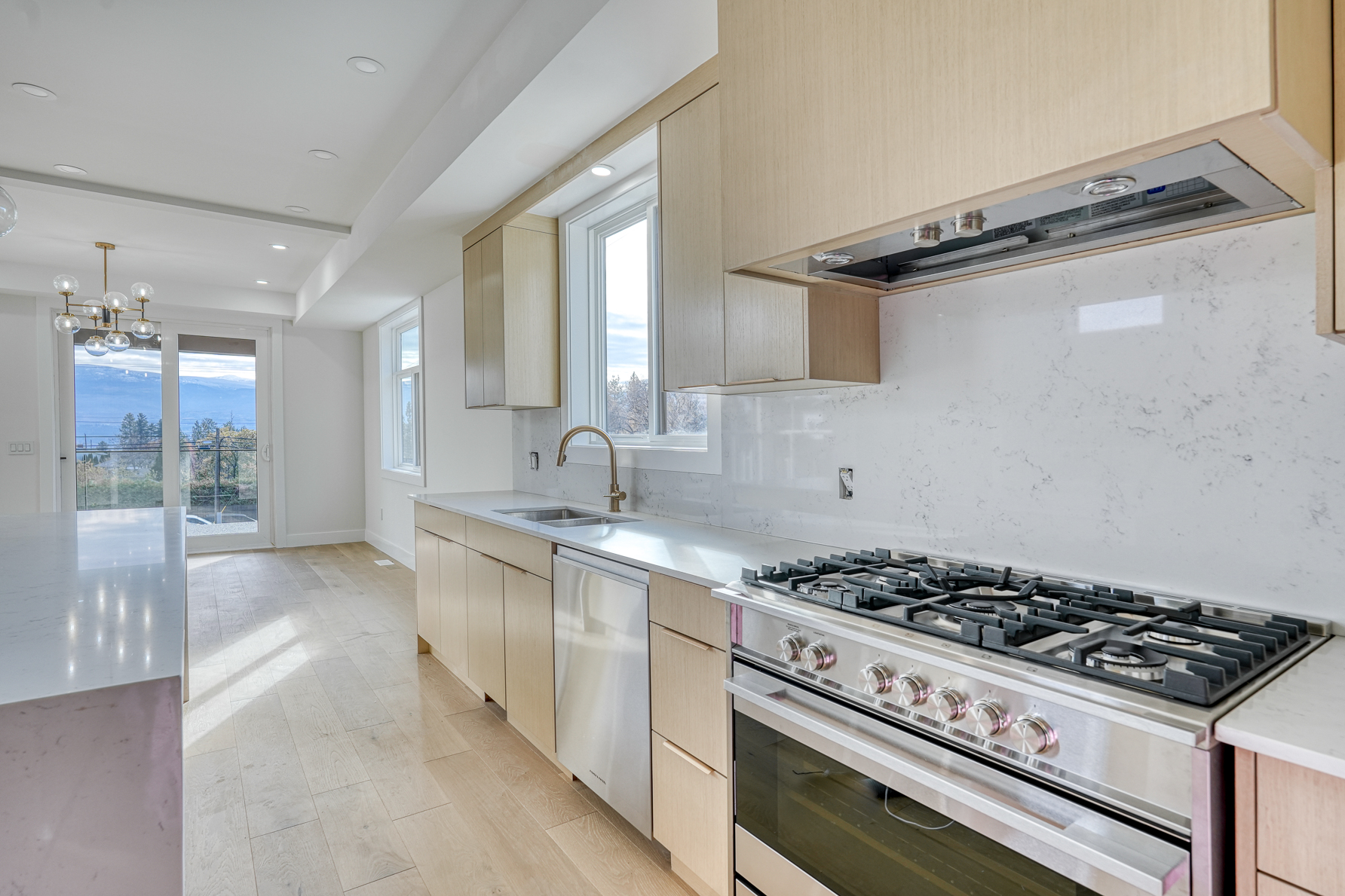 1047 Oak Barrel Place West Kelowna V1Z 2G9