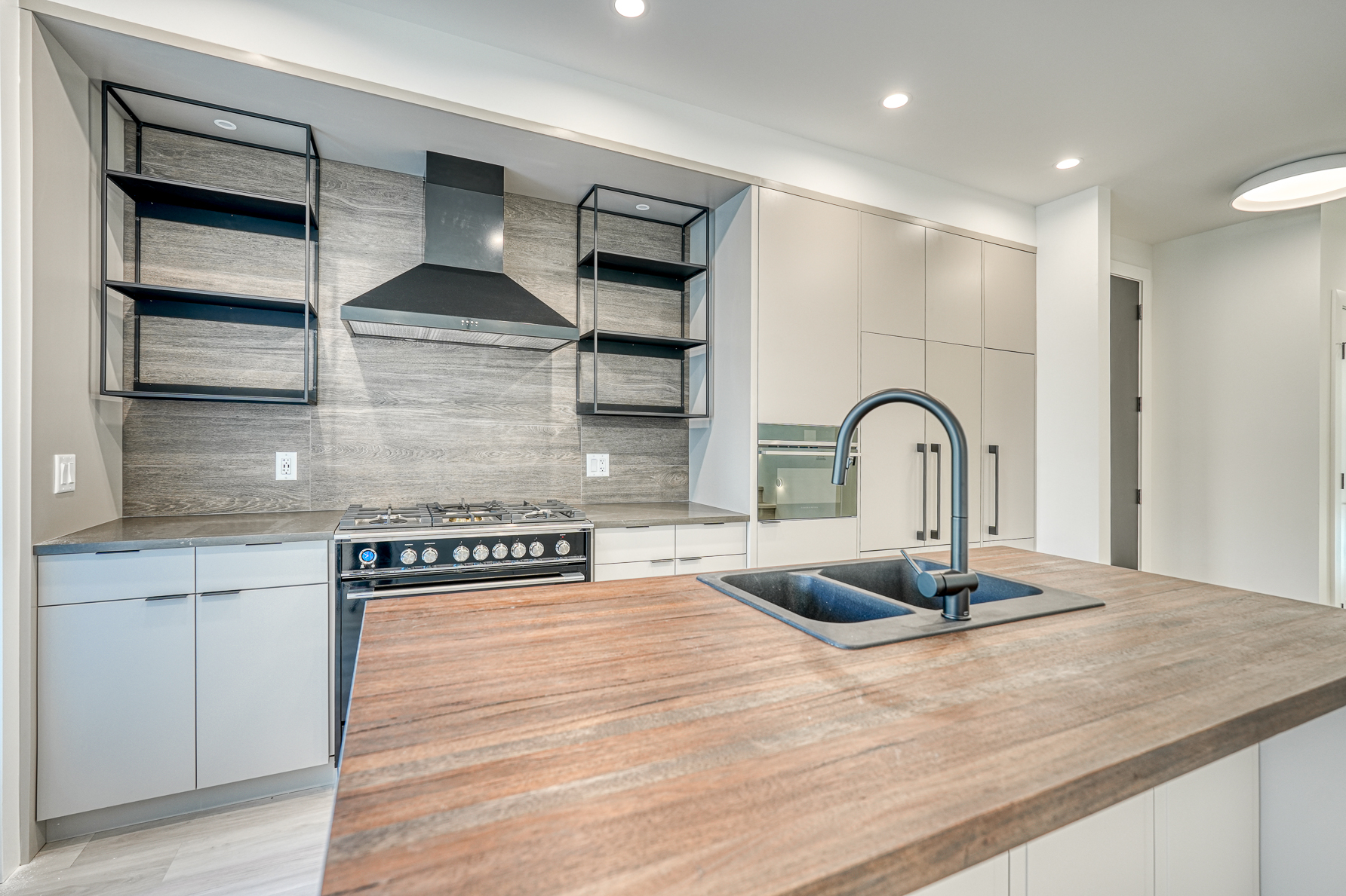3340 Landry Crescent Summerland V0H 1Z9