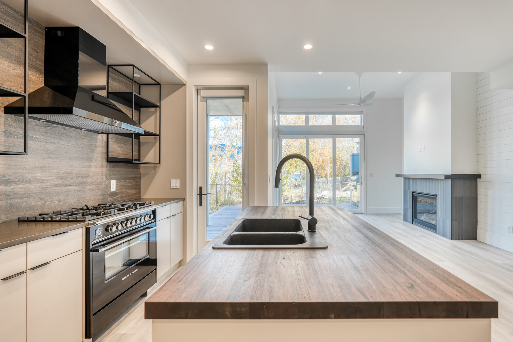 3350 Landry Crescent Summerland V0H 1Z9