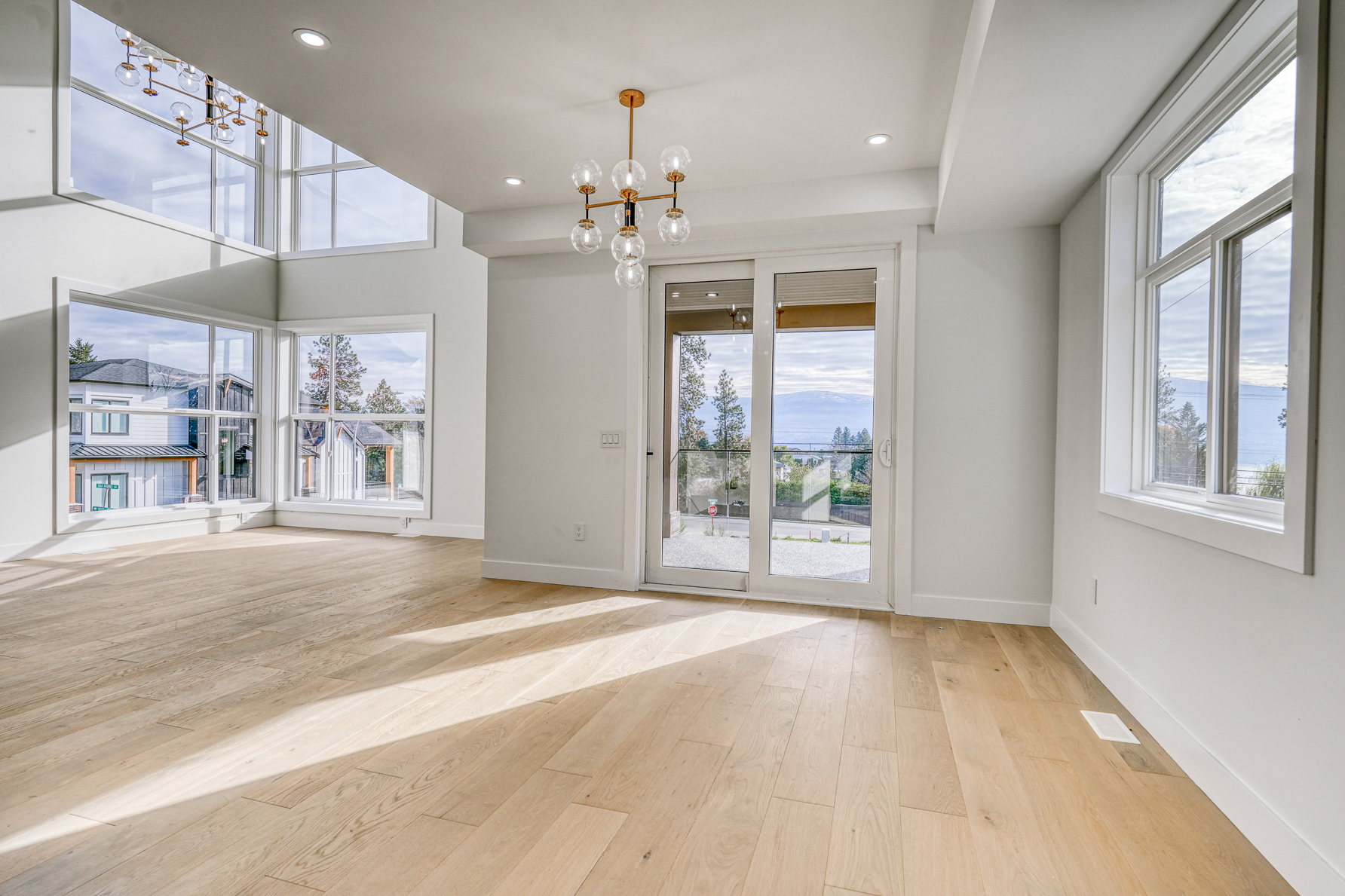 1047 Oak Barrel Place West Kelowna V1Z 2G9