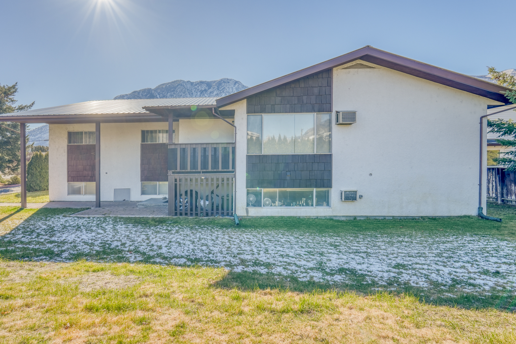 716 3rd Avenue Keremeos V0H 1N2