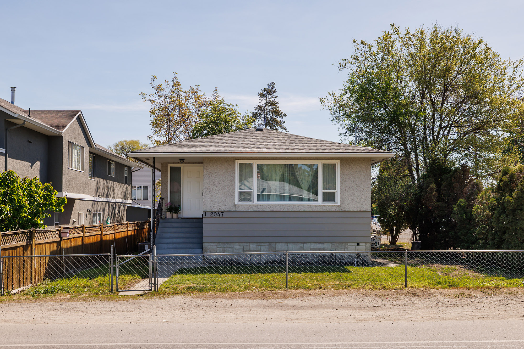 2047 Richter Street Kelowna V1Y 2N4