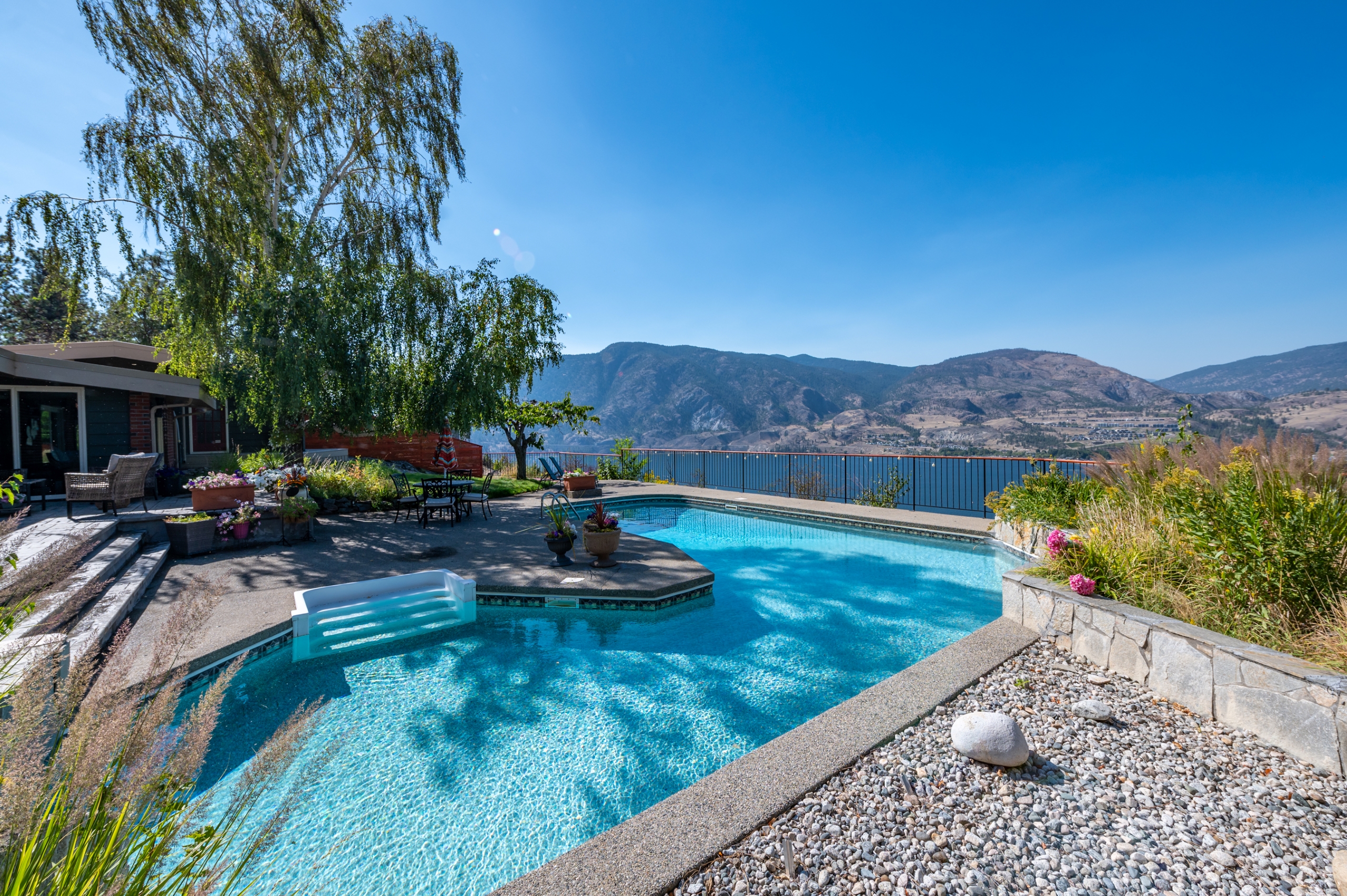 4085 Valleyview Road Penticton V2A 8V8