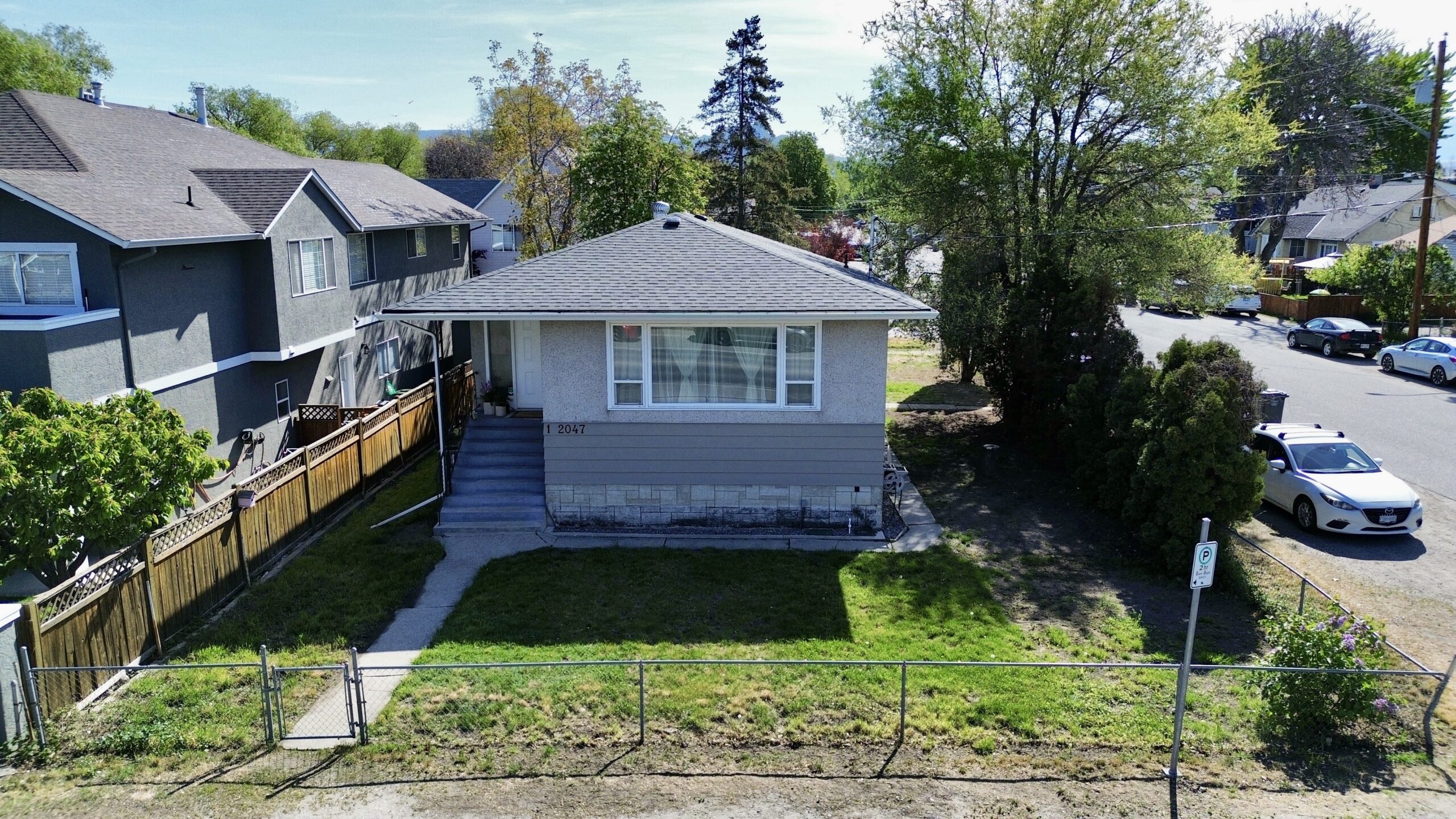 2047 Richter Street Kelowna V1Y 2N4