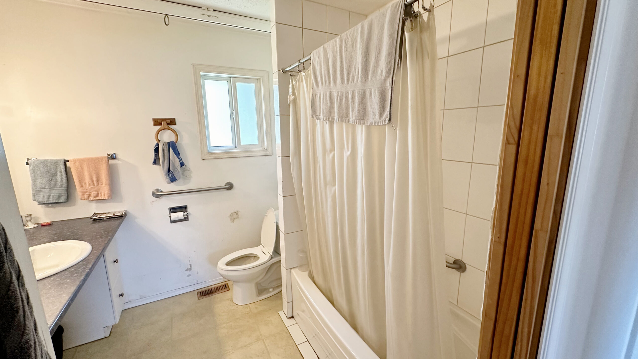 255 Gerstmar Road Kelowna V1X 4A6