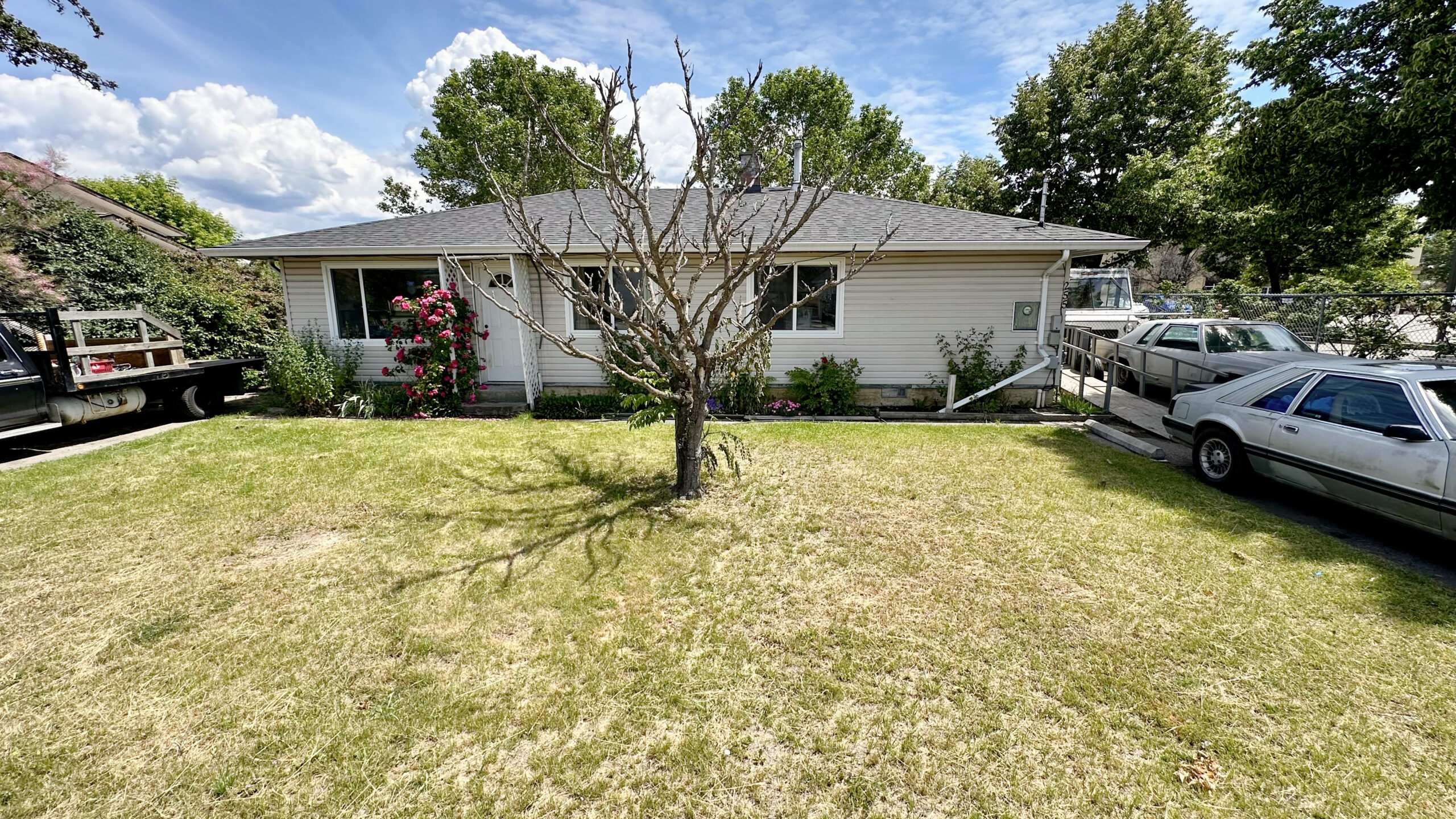 255 Gerstmar Road Kelowna V1X 4A6