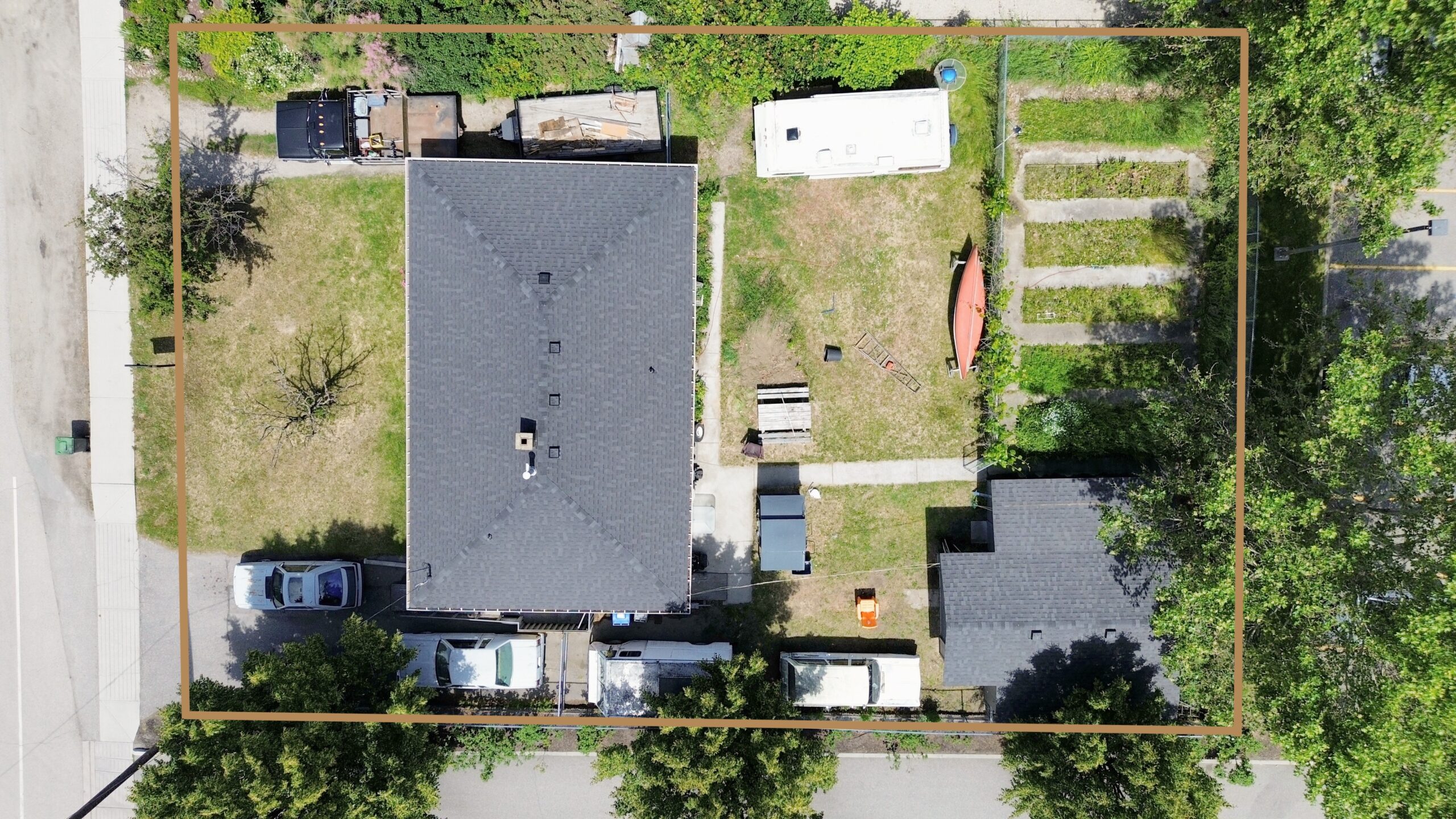 255 Gerstmar Road Kelowna V1X 4A6