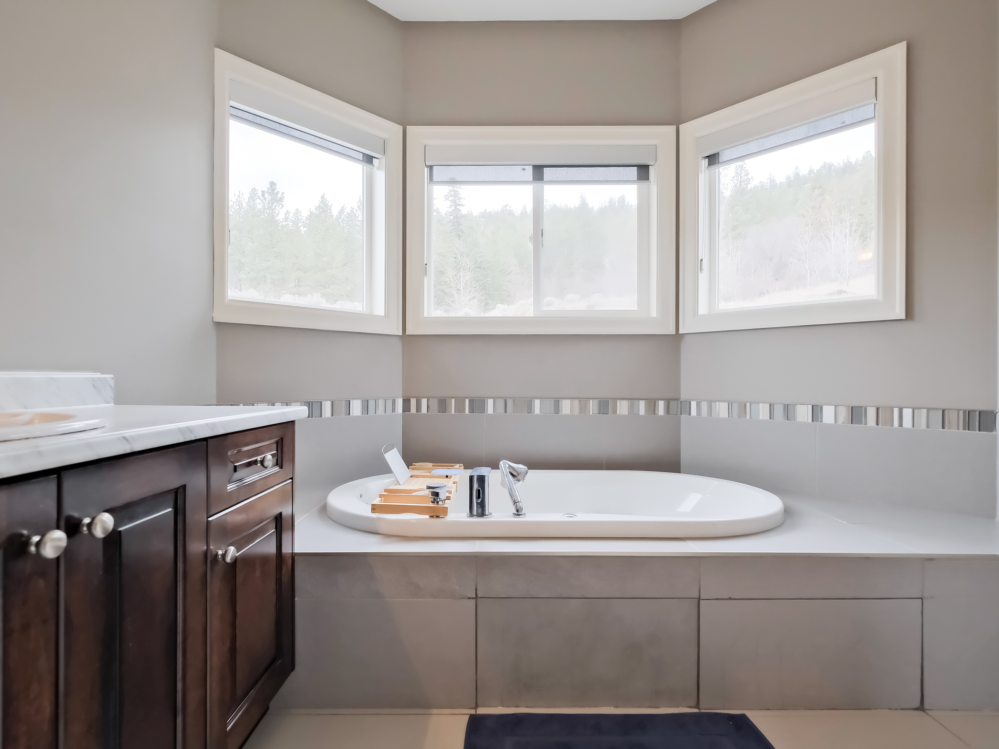 14395 Herron Road 106 Summerland V0H 1Z3