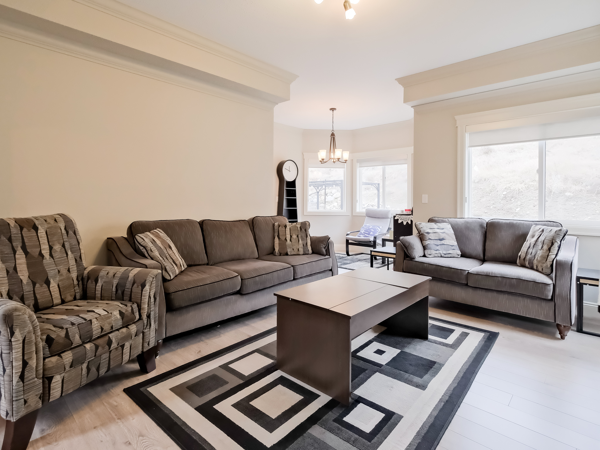 14395 Herron Road 106 Summerland V0H 1Z3
