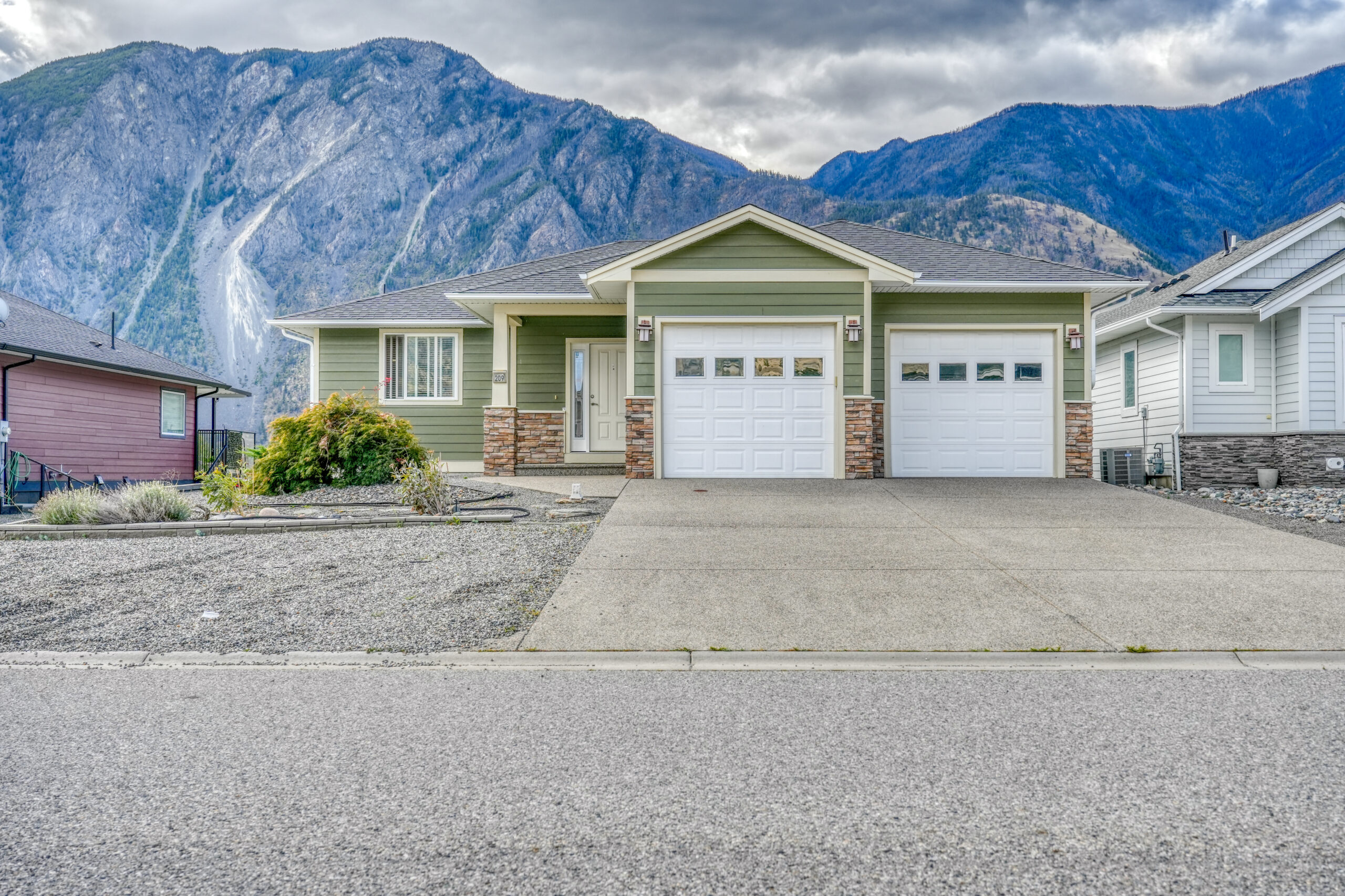 209 K View Crescent Keremeos V0H 1N2