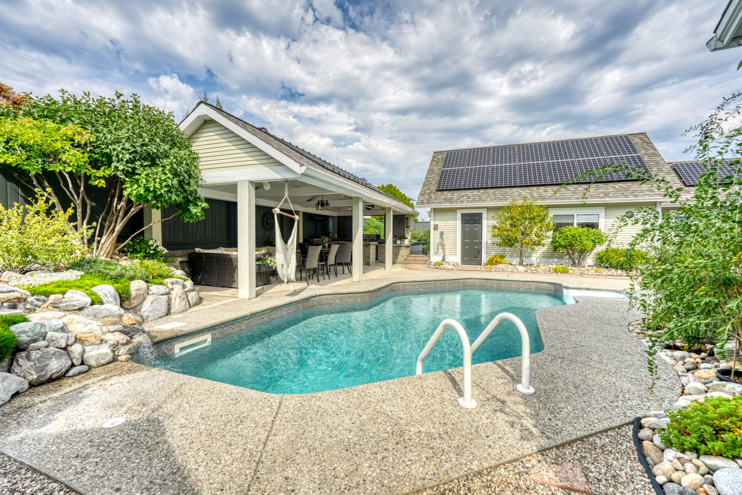 6632 Mountainview Drive Oliver V0H 1T4