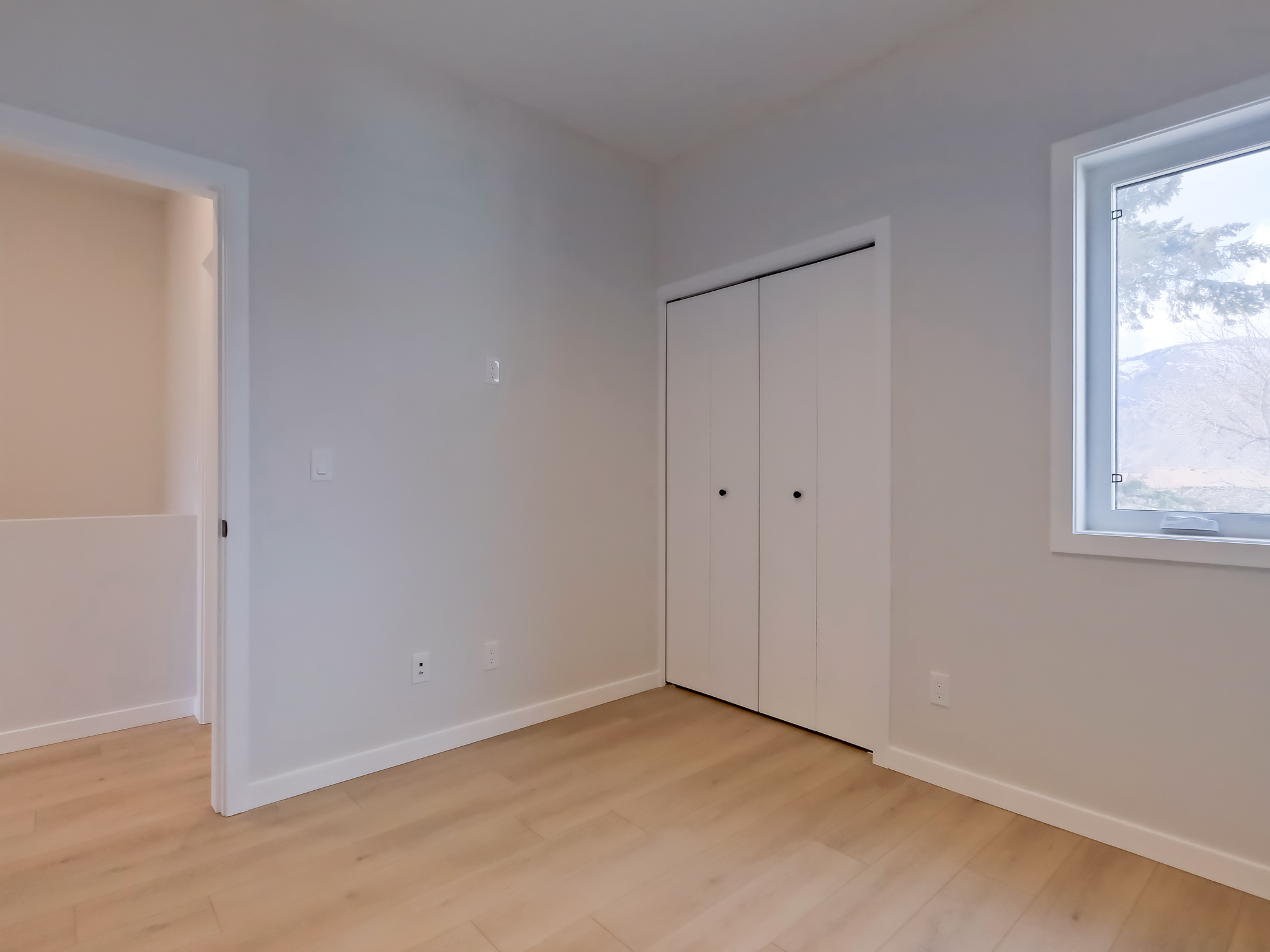 275 Kinney Avenue 102 Penticton V2A 3P3