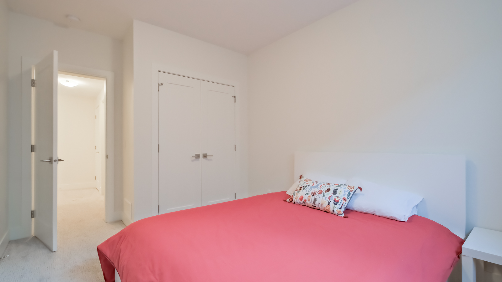 1260 Jack Smith Road Kelowna V1W 5N1