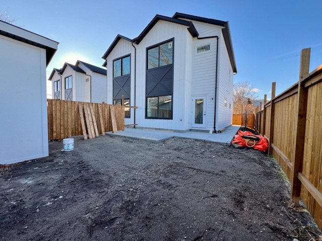275 Kinney Avenue 101 Penticton V2A 3P3