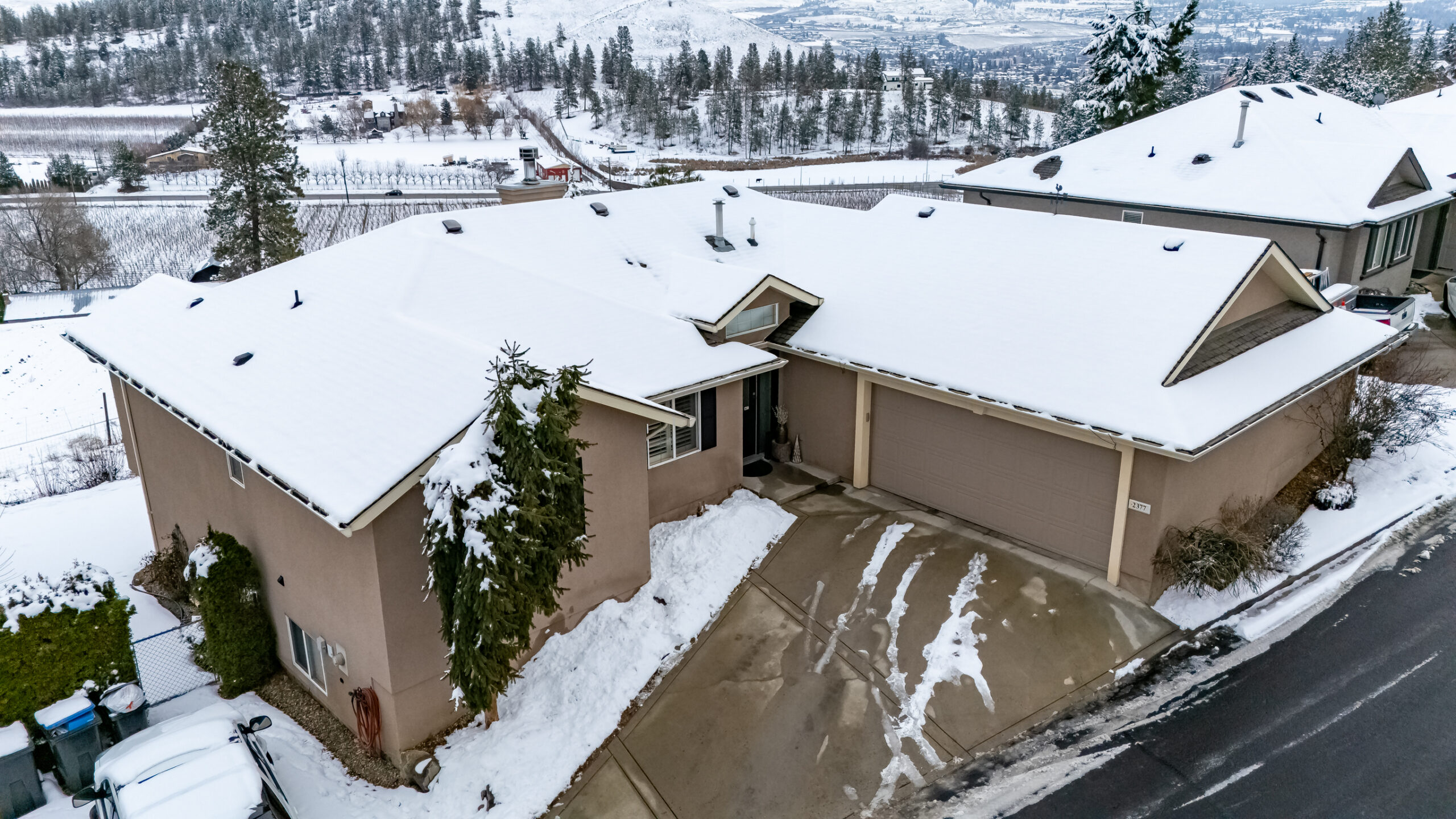 2377 Silver Place Kelowna V1V 1M9