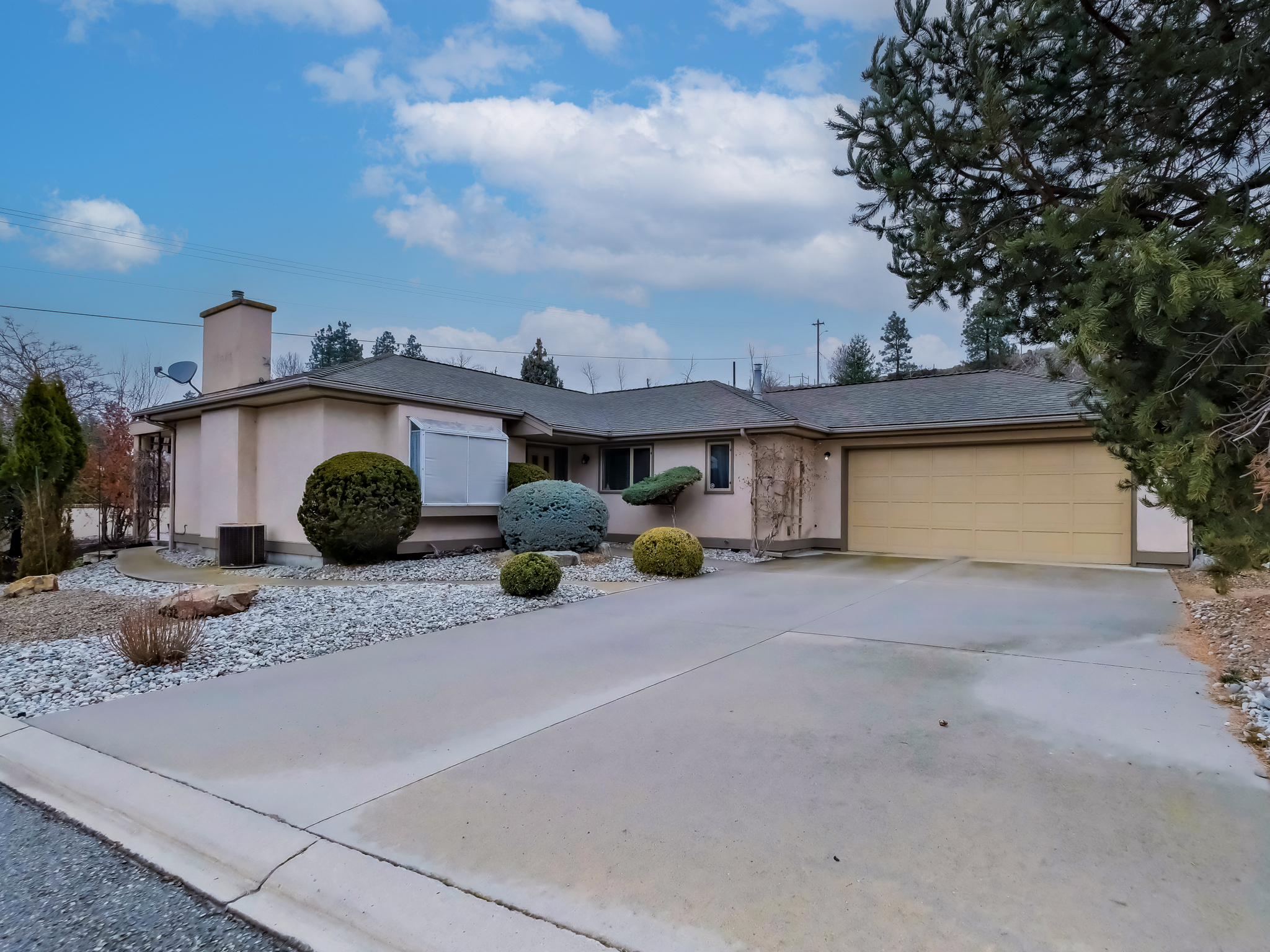 102 Forestbrook Place 101 Penticton V2A 7N4
