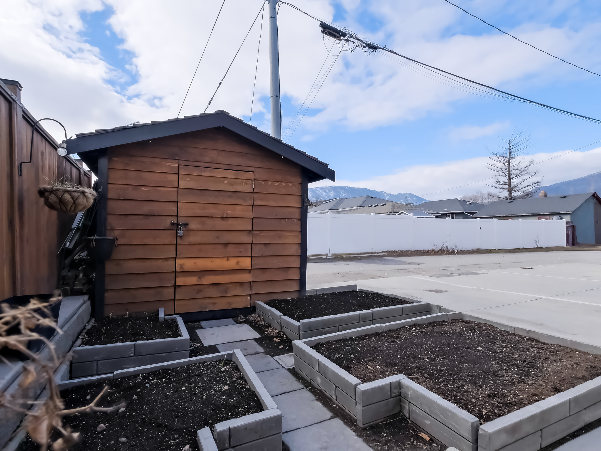 704 Revelstoke Avenue 102 Penticton V2A 2J2