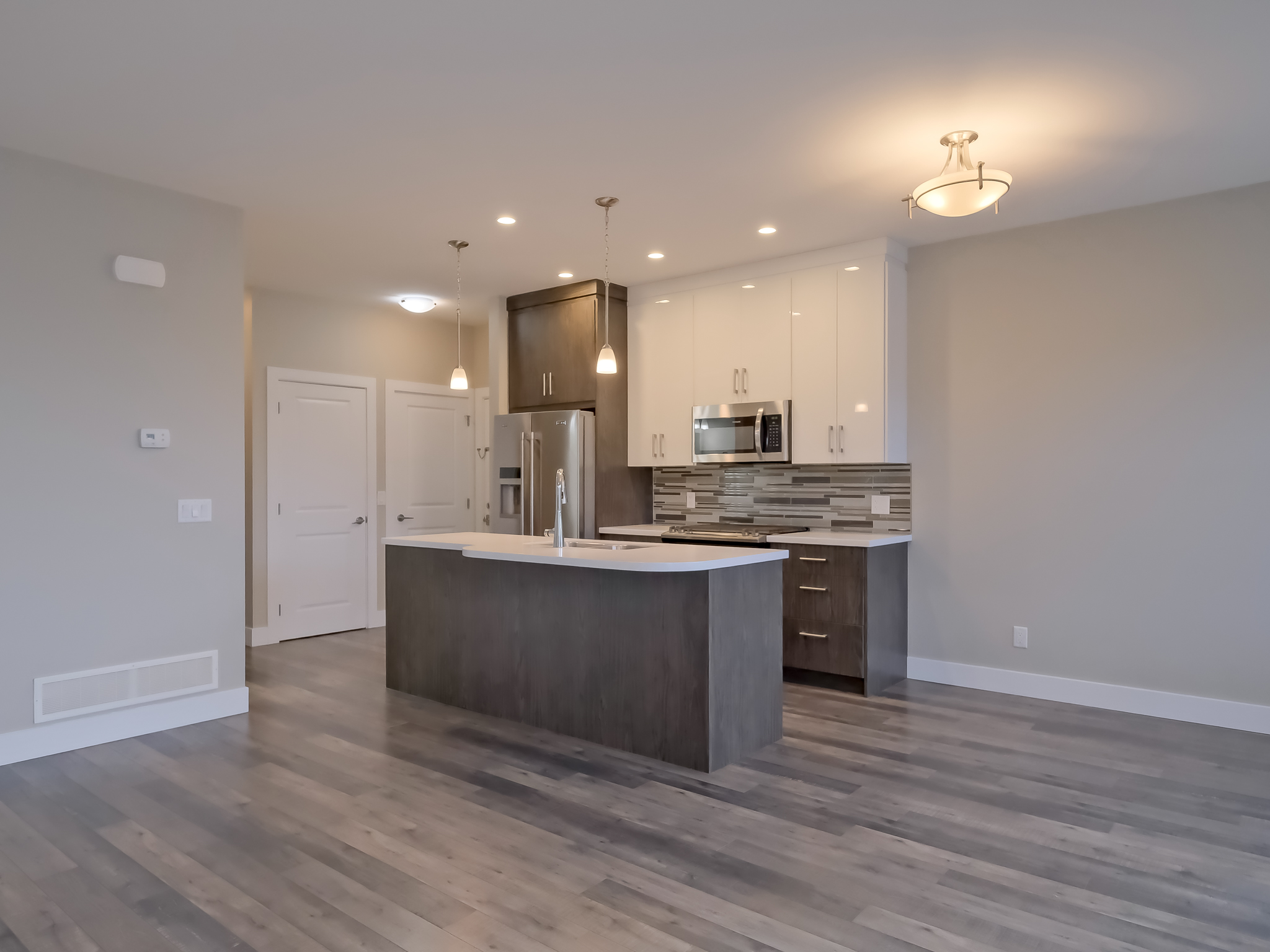 704 Revelstoke Avenue 102 Penticton V2A 2J2
