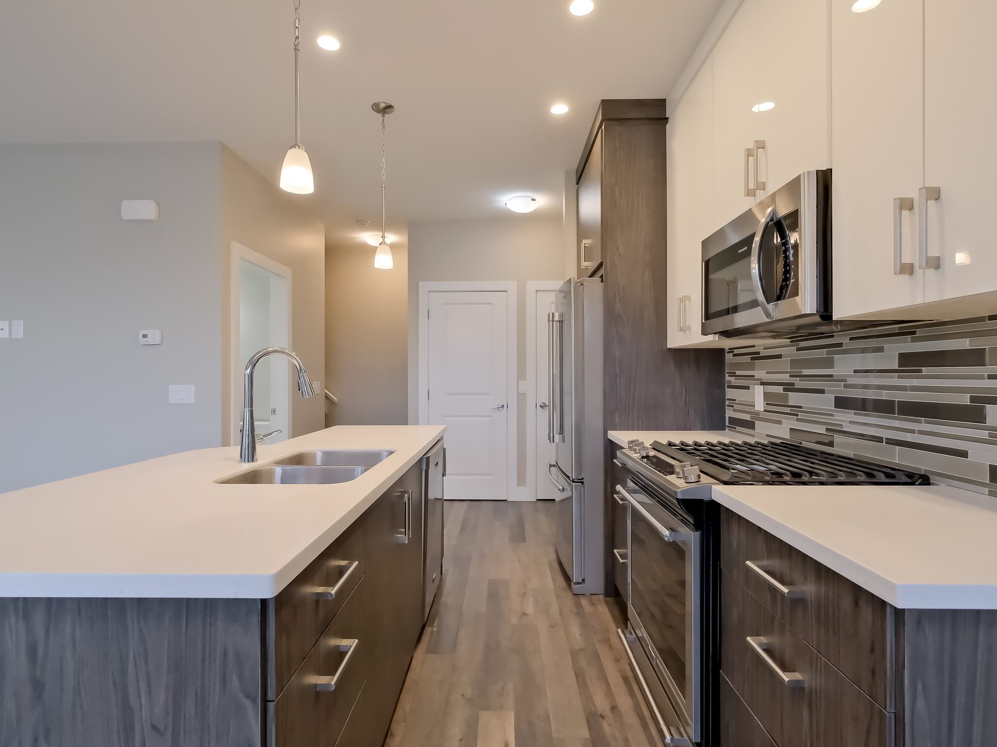 704 Revelstoke Avenue 102 Penticton V2A 2J2