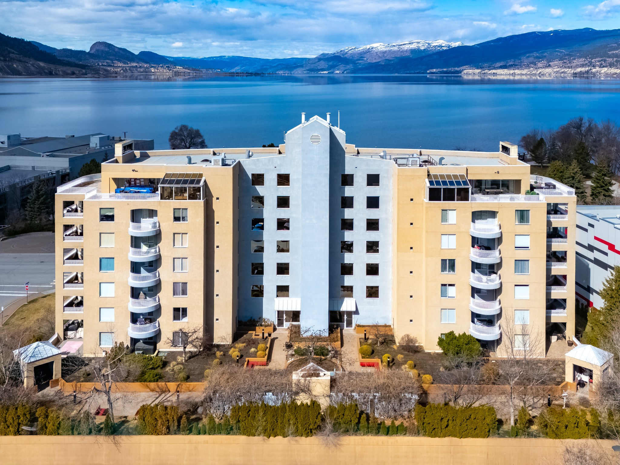 86 Lakeshore Drive 201 Penticton V2A 1B5