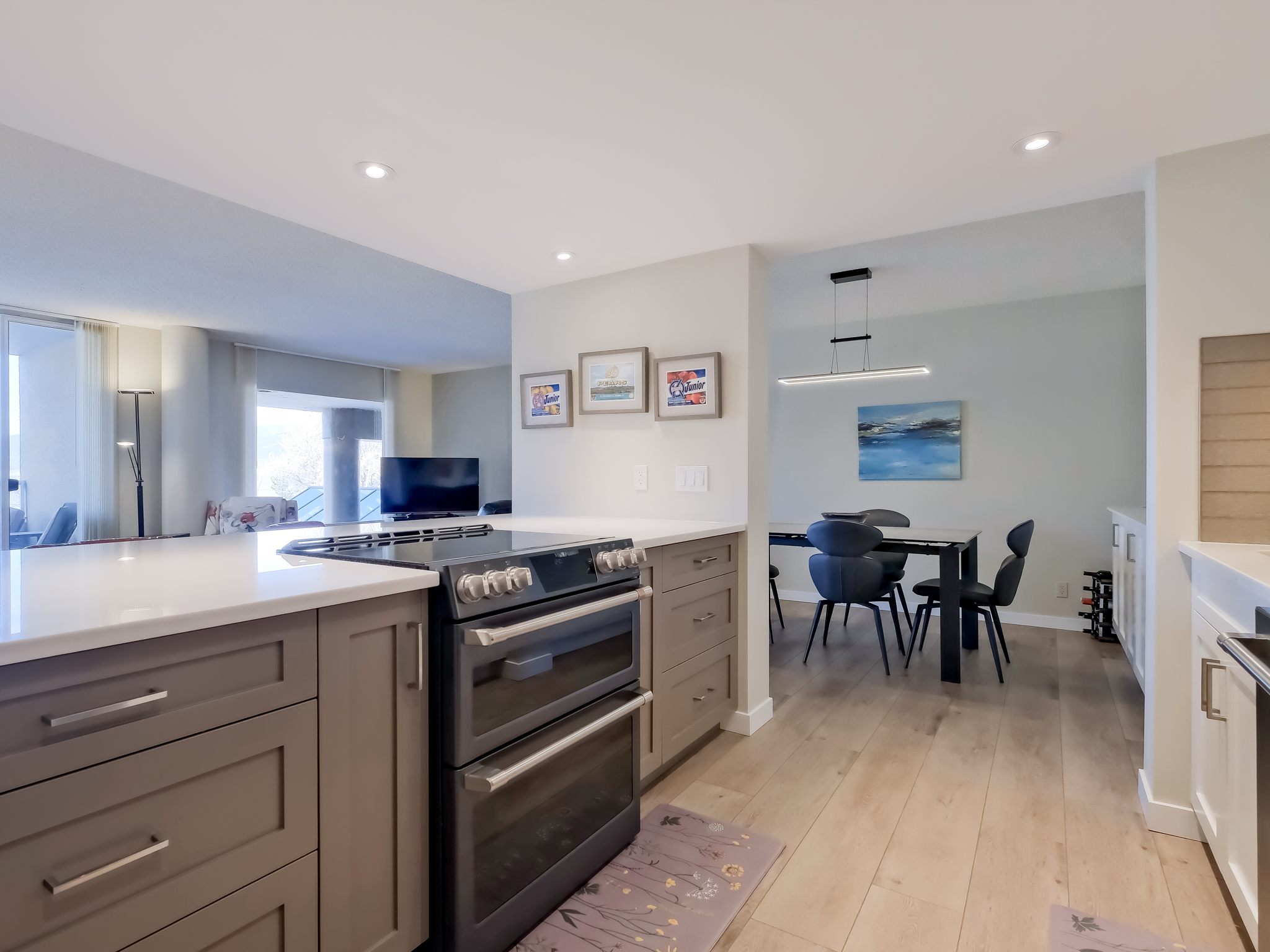 86 Lakeshore Drive 201 Penticton V2A 1B5
