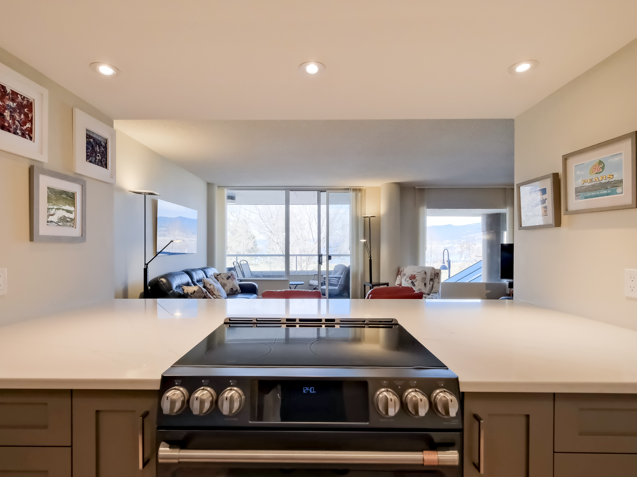86 Lakeshore Drive 201 Penticton V2A 1B5
