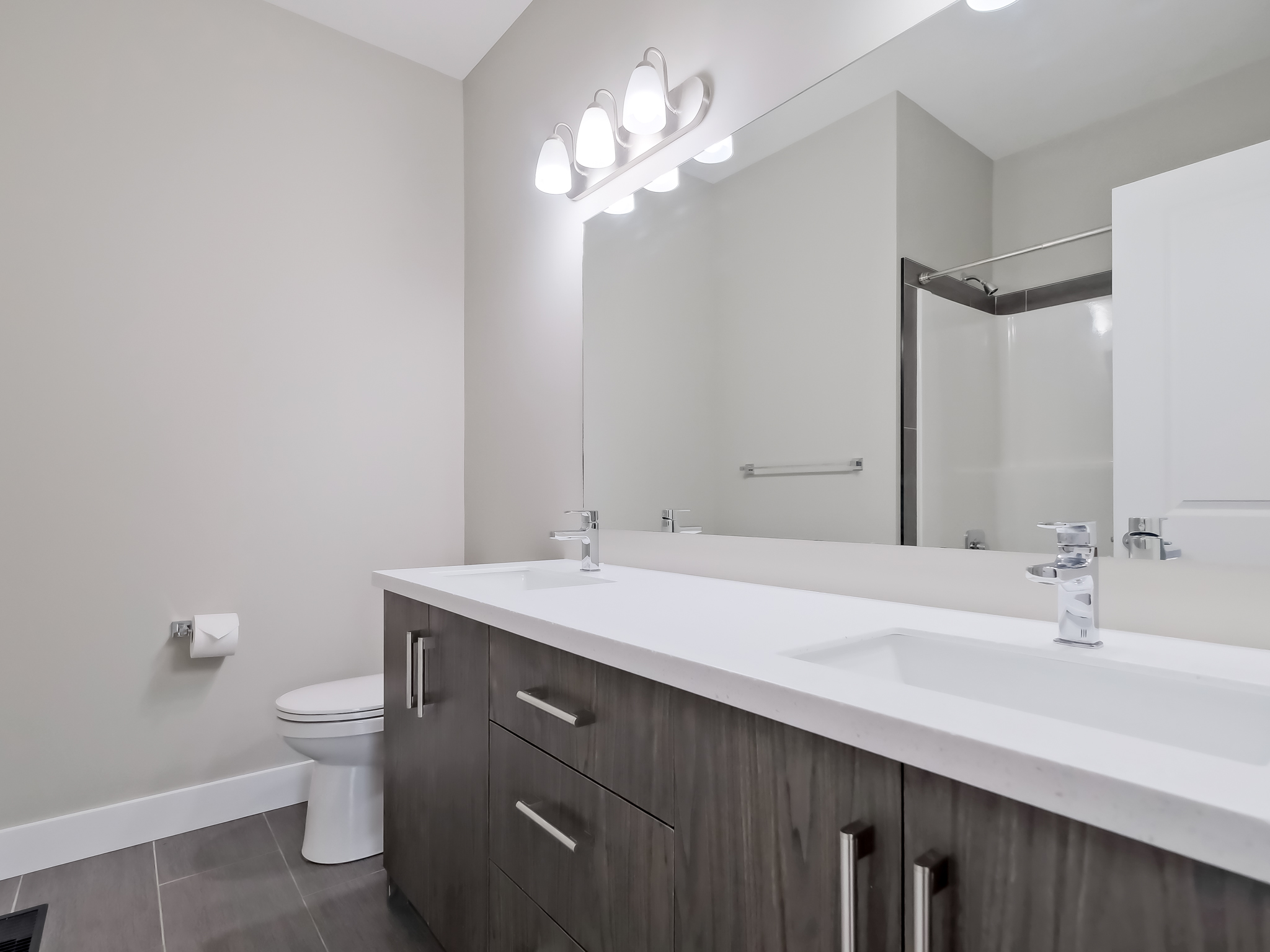 704 Revelstoke Avenue 102 Penticton V2A 2J2