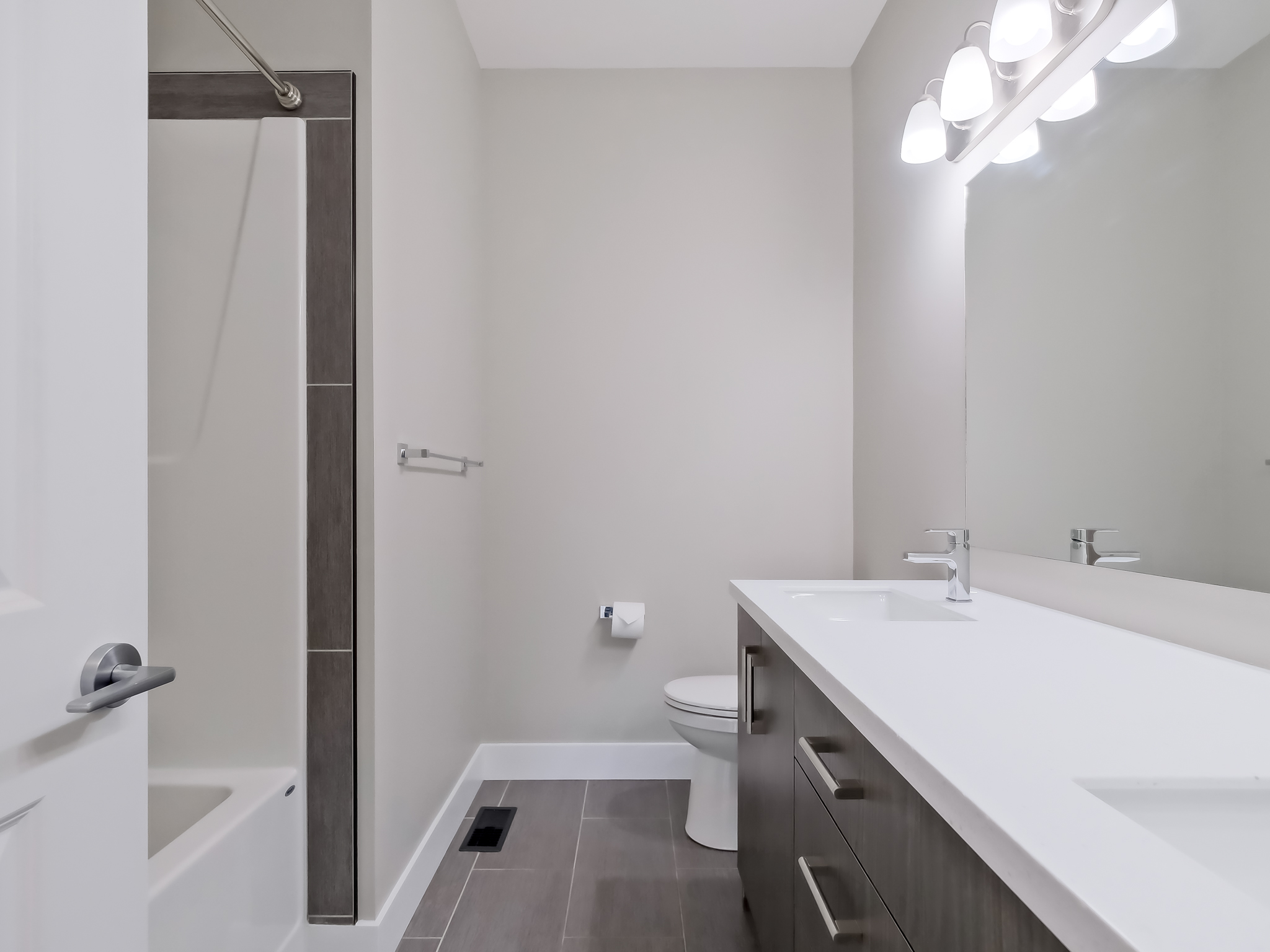704 Revelstoke Avenue 102 Penticton V2A 2J2