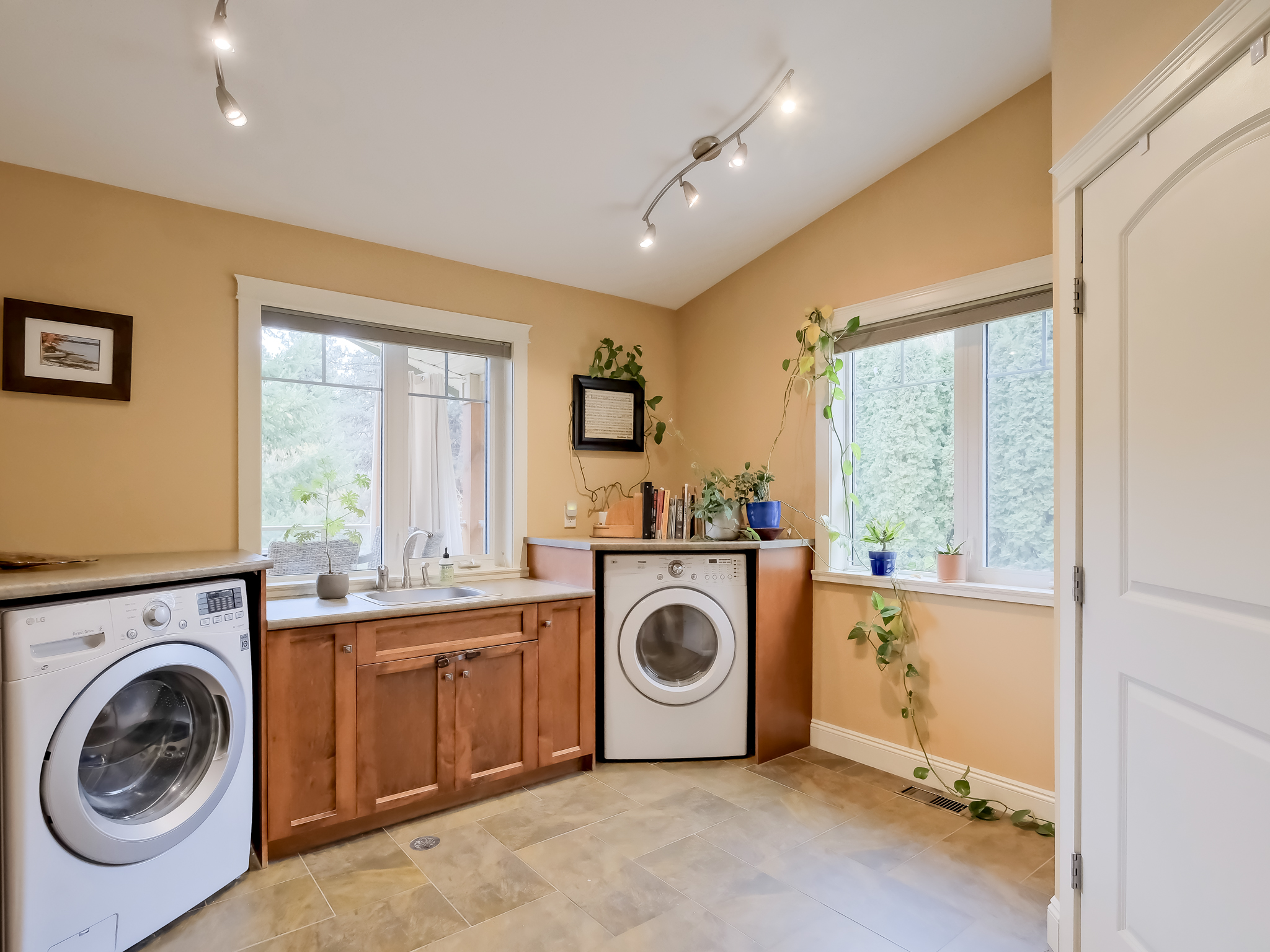 5617 Simpson Road Summerland V0H 1Z2