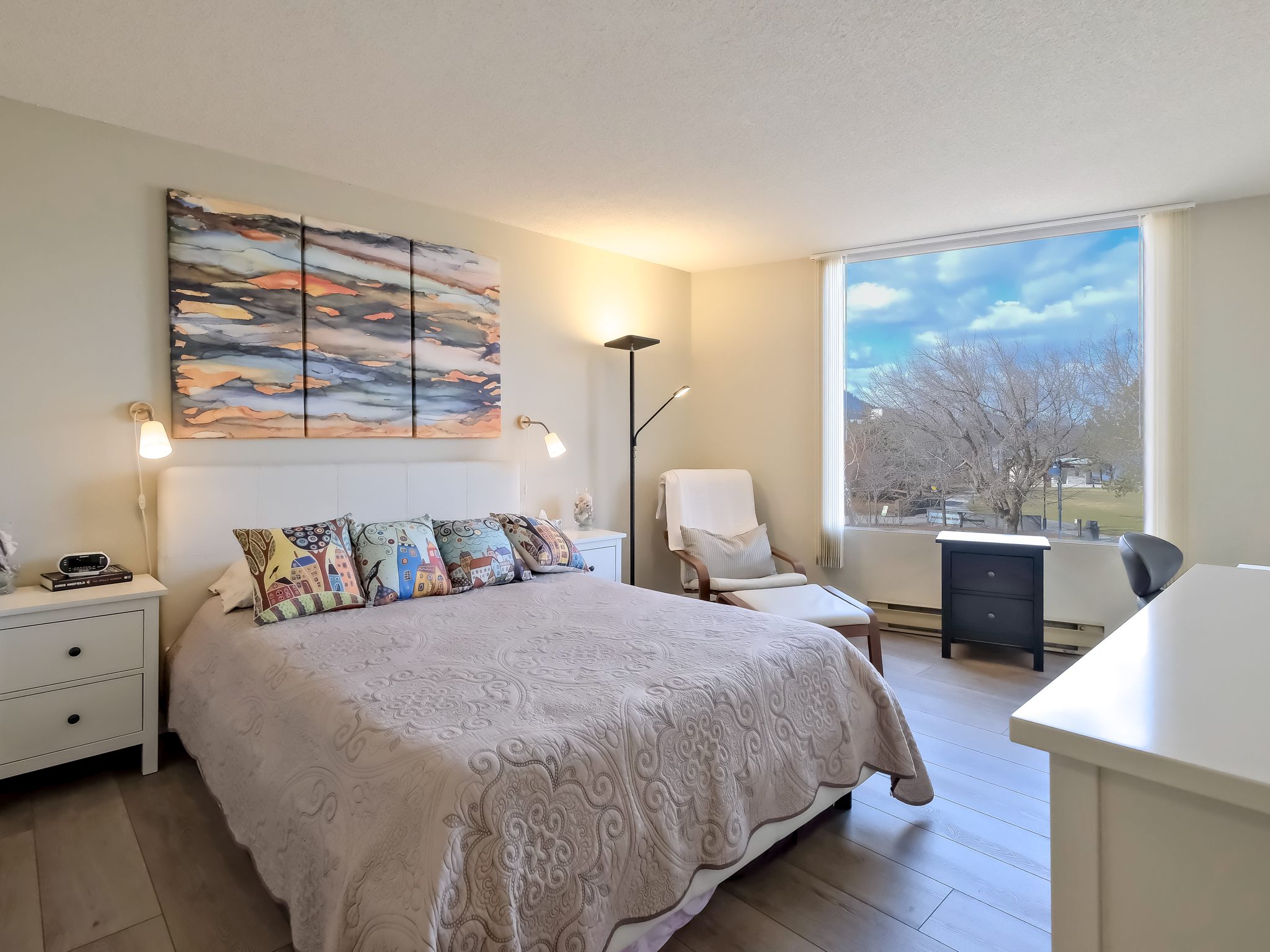 86 Lakeshore Drive 201 Penticton V2A 1B5