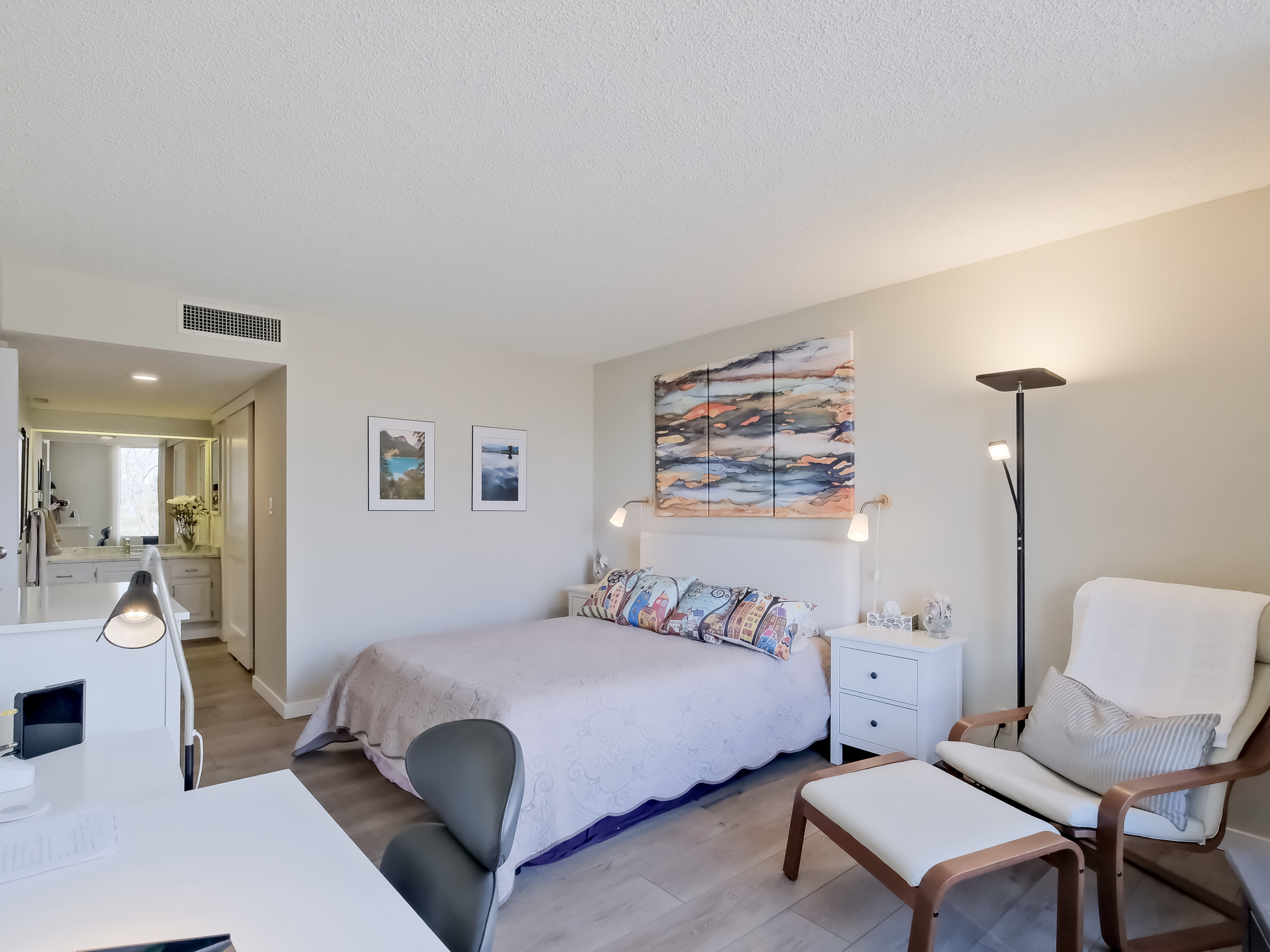 86 Lakeshore Drive 201 Penticton V2A 1B5