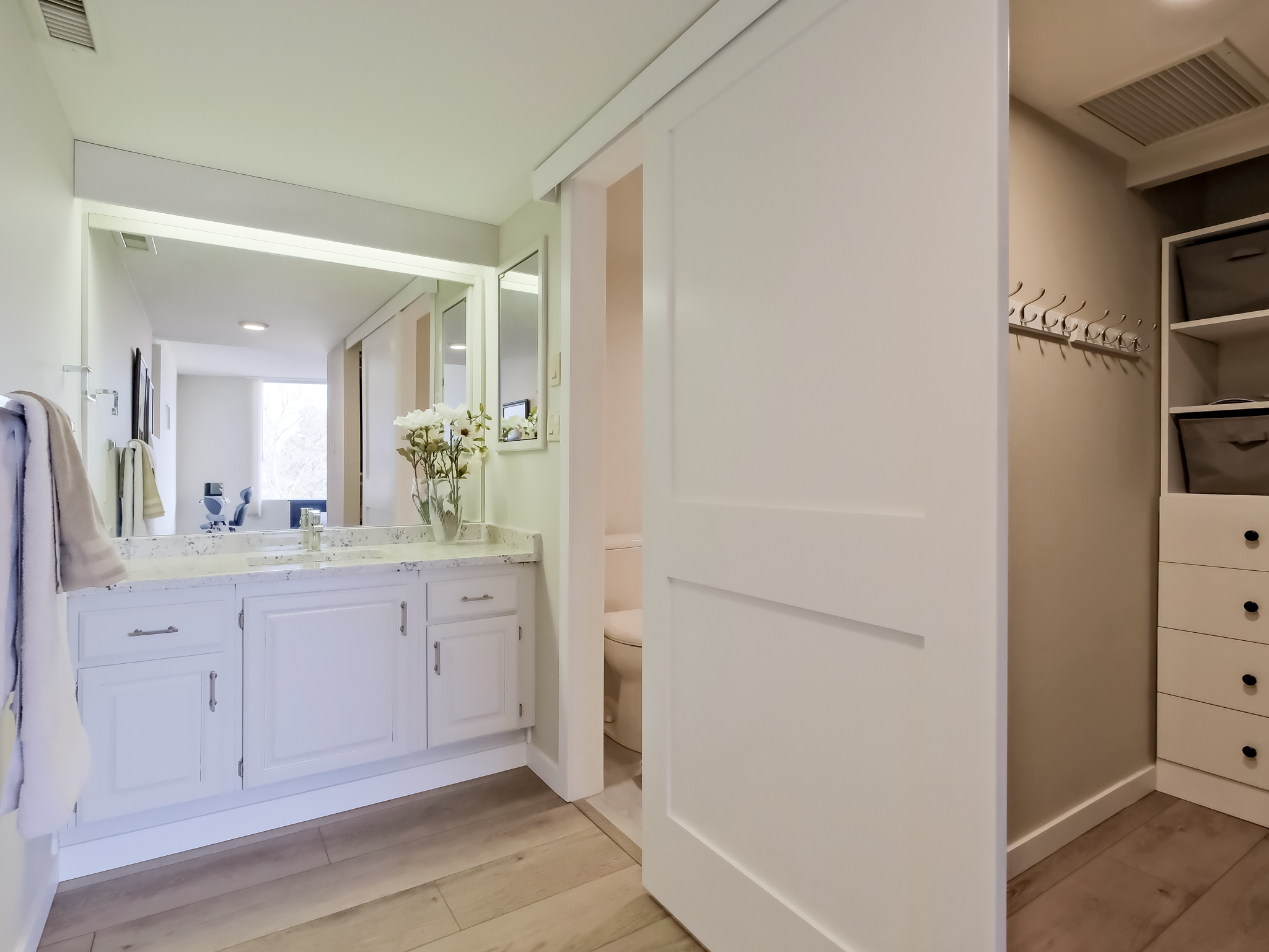 86 Lakeshore Drive 201 Penticton V2A 1B5