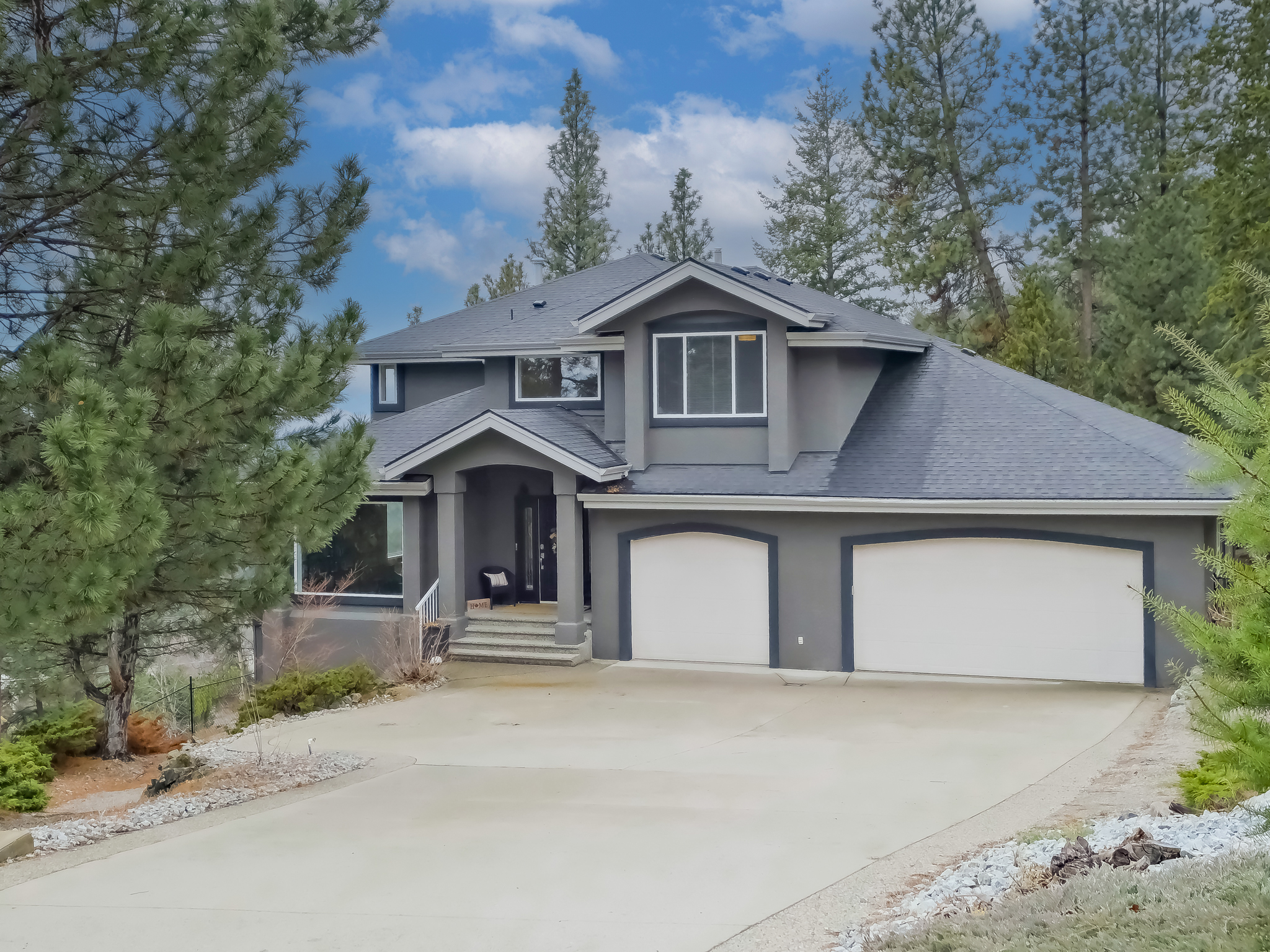 1026 McPhail Court West Kelowna V1Z 3M7